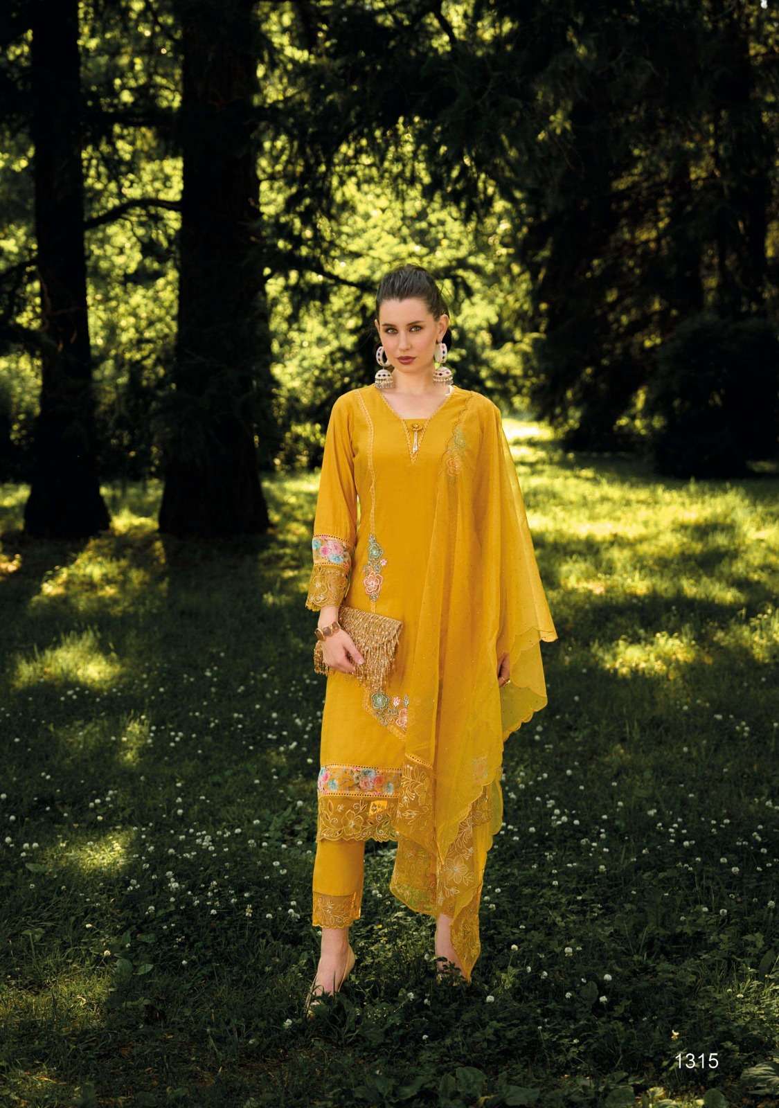 IBADAT VOL-3 DESIGN NO-1315 BY LADY LEELA ORGANZA FABRIC WITH EMBROIDERY DIAMOND SCALPING WORK  