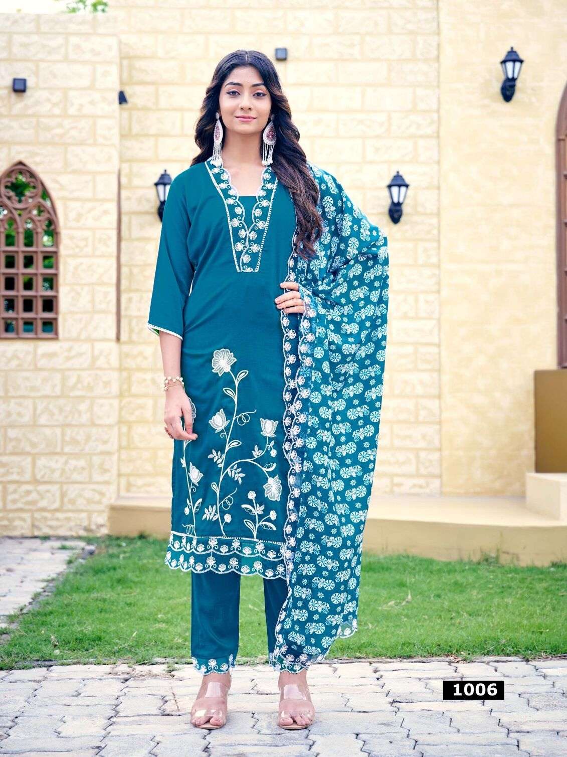 KAJAL BY PARRA STUDIO 3 PCS PARAMPARA SILK WITH INNER & EMBROIDERY CODDING WORK 