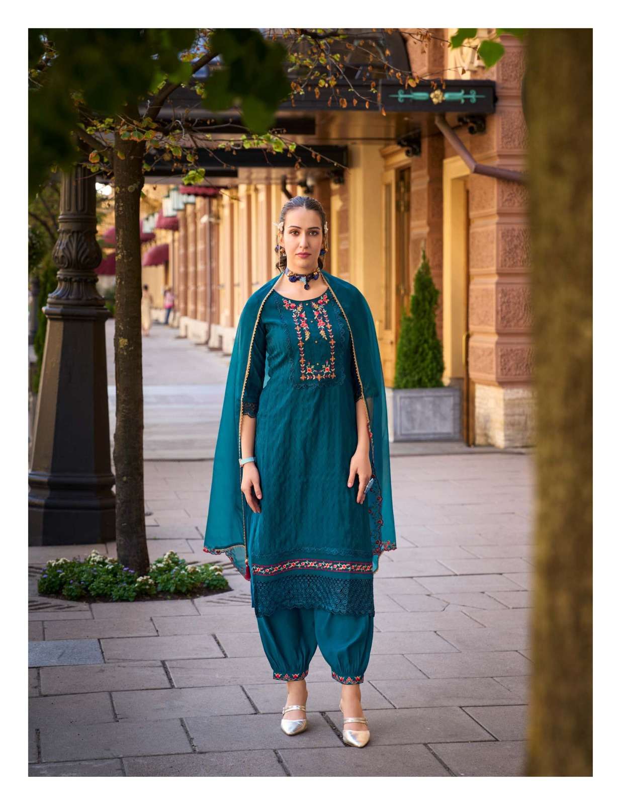 MEHWISH DESIGN NO-21001 BY LILY & LALI JACQUARD SILK KURTI DUPATTA WITH AFGHANI STYLE BOTTOM  