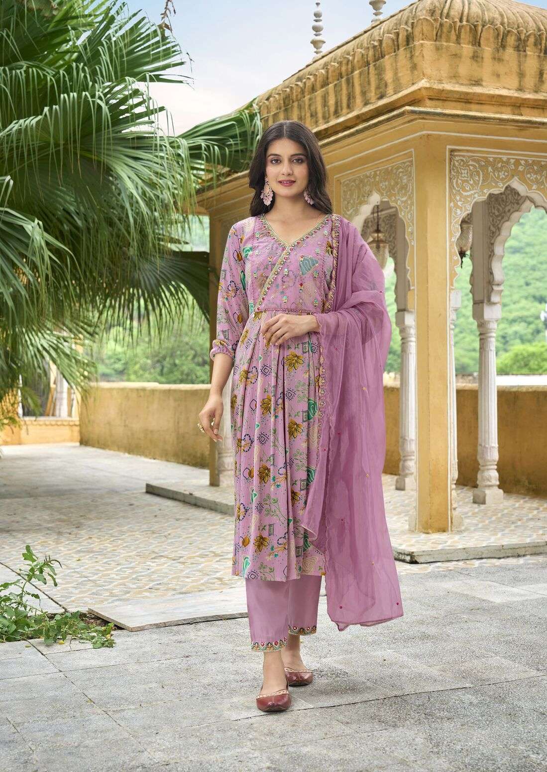 SUHANA BY KARISSA PURE VISCOSE CLASSY THREAD WORK KURTI PANT WITH DUPATTA 