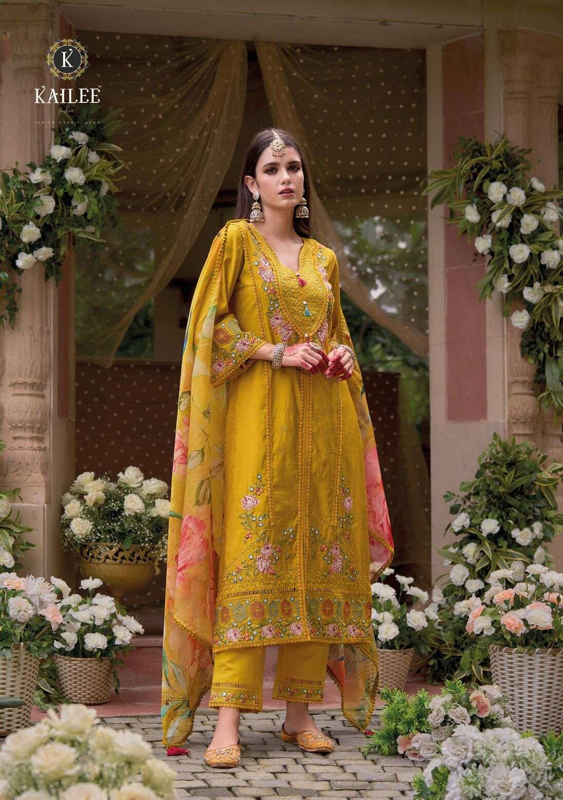 JAHAN BY KAILEE FASHION PURE VISCOSE SIMMER SILK DESIGNER FANCY THREAD HANDWORK 3 PIECE 