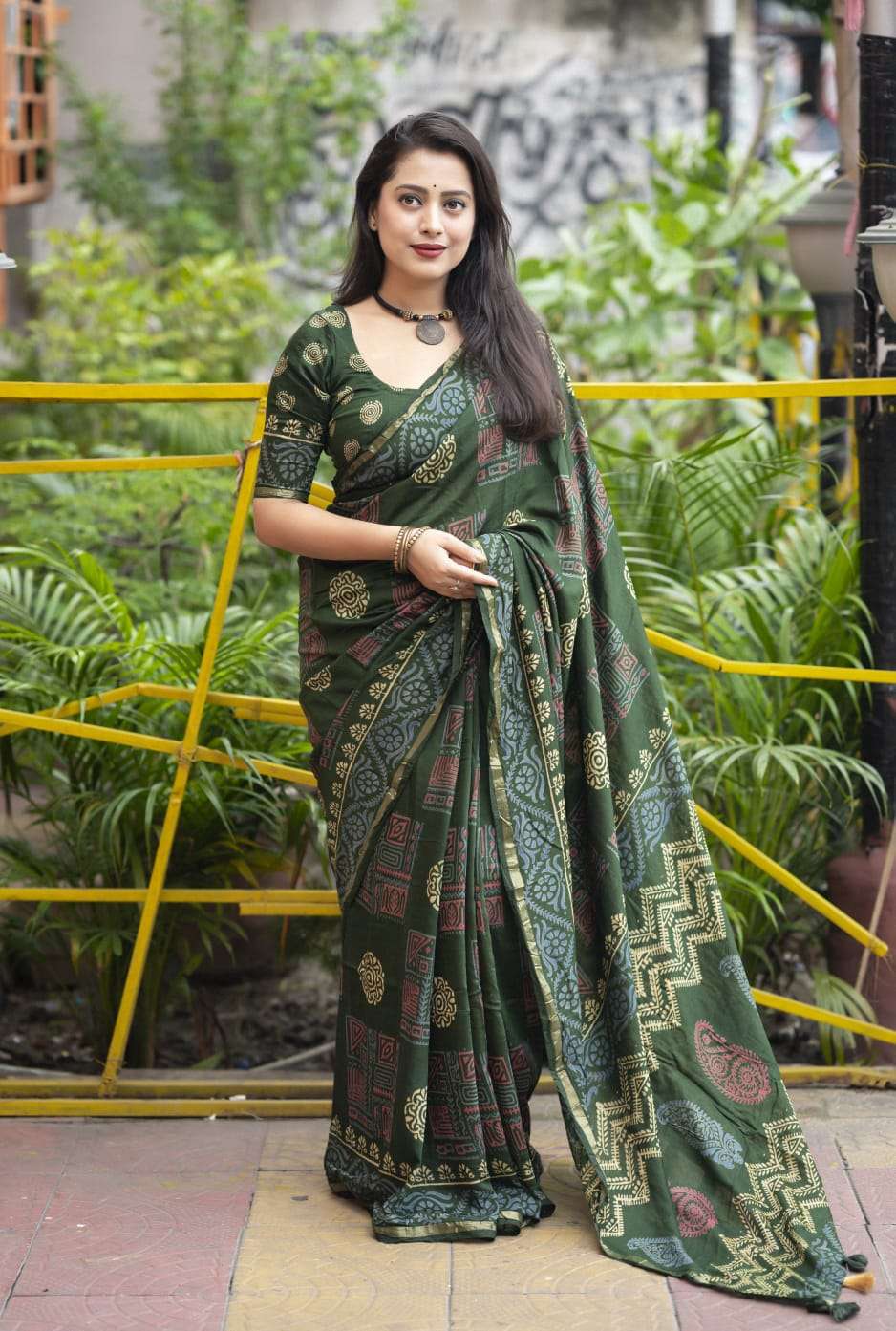 MAGIC AJRAKH BY TEXOFAB PURE CHANDERI COTTON FABRIC BLOCK PRINTED BUTTA STYLE SAREES 