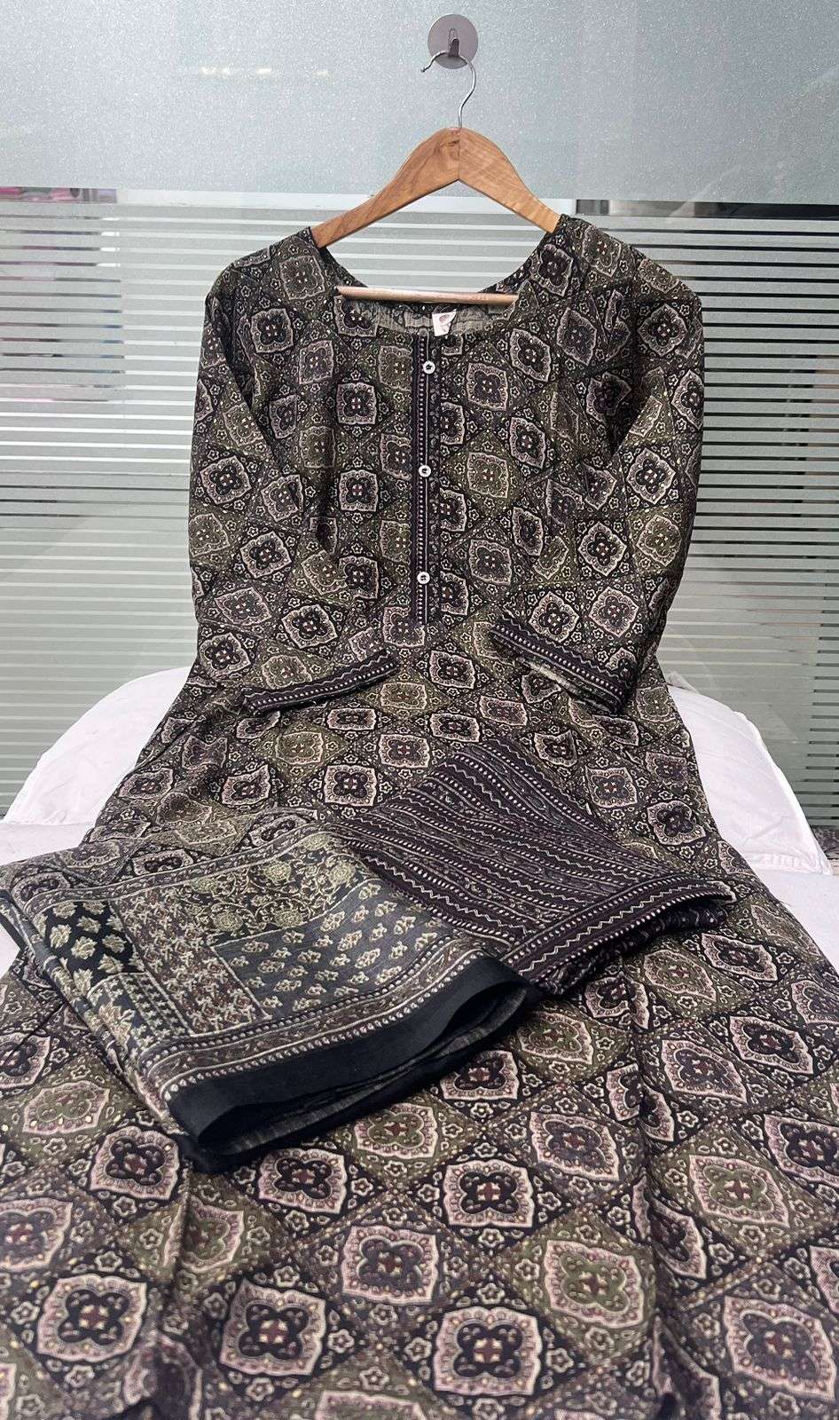 NOOR TWO TONE BY THE FINAL TOUCH 