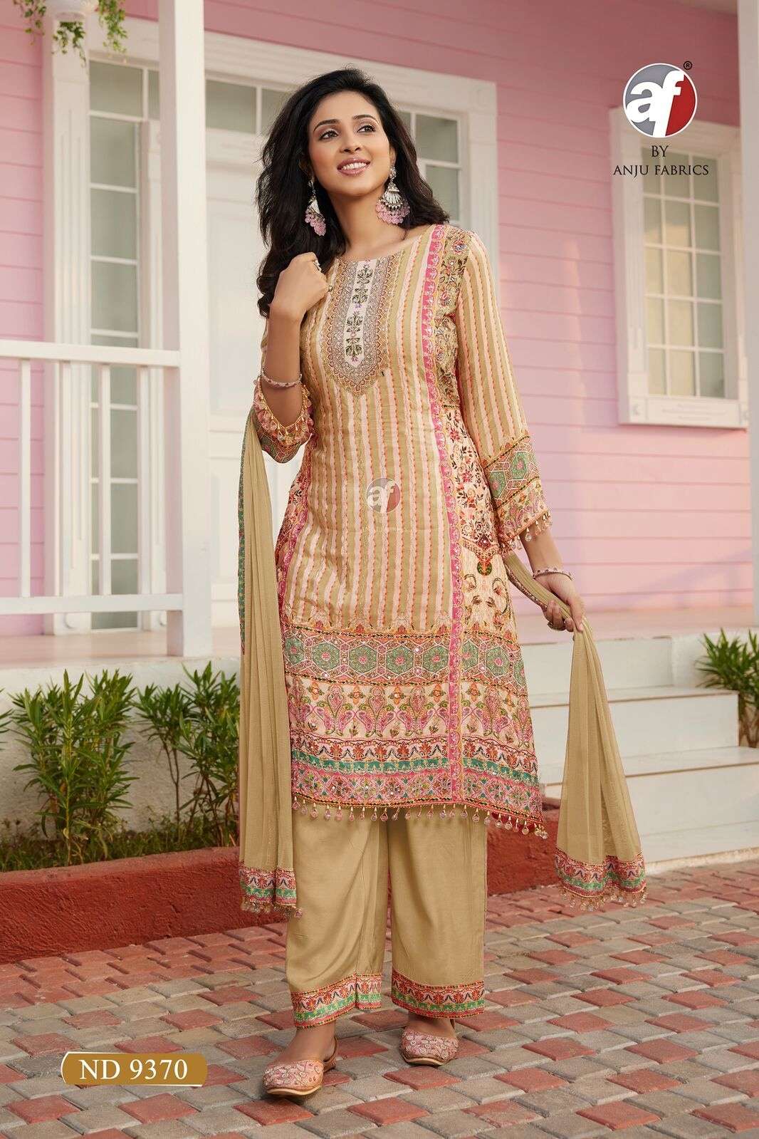 ANJU FABRICS D-9370 TALE CUT KURTI, WIDE PANTS, CREPE TOP, VISCOSE BOTTOM, LACE DUPATTA, INTRICATE HANDWORK, HANGING LACE.