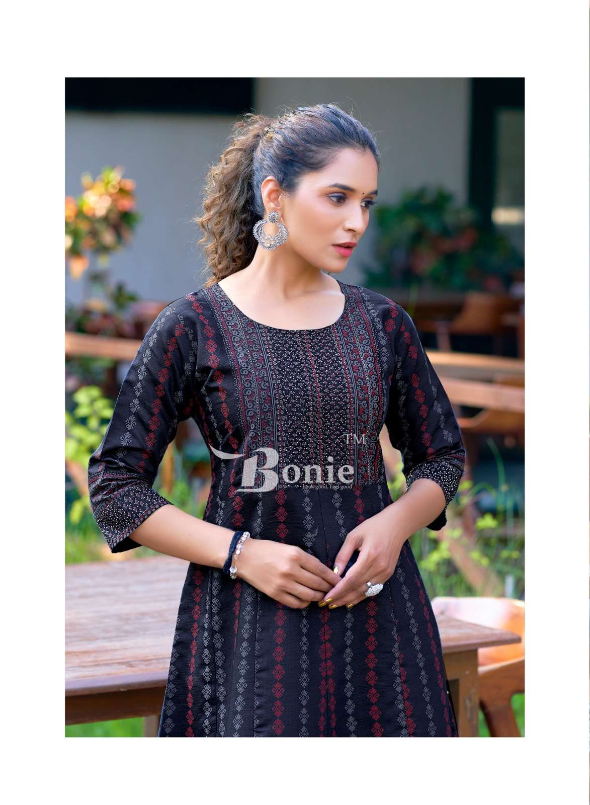 AADHYA BY BONIE IN VERTIGAN FLARE KURTI WITH AMAZING PRINTS IN 8 COLORS