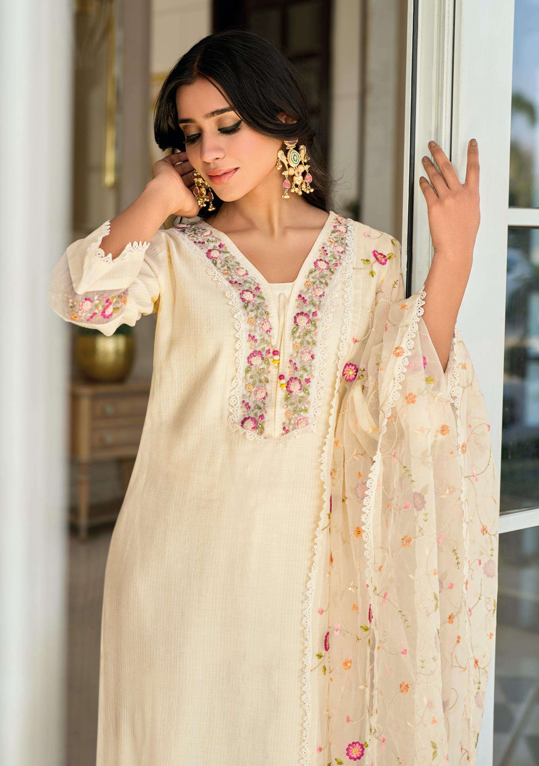 AARFA BY LADY LEELA IN PURE VISCOSE SWISS SILK FABRIC WITH HANDWORK AND PURE COTTON INNER