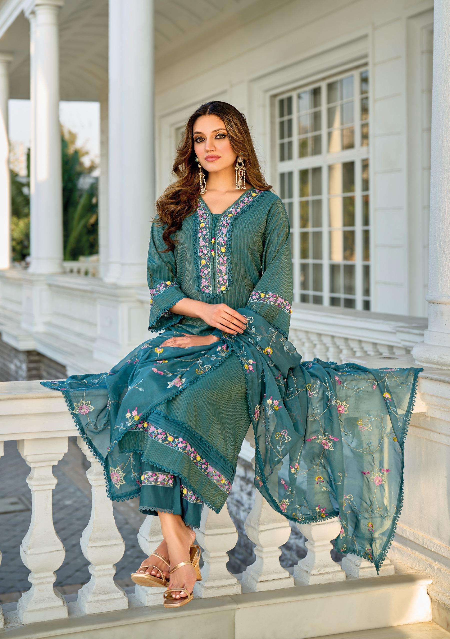 AARFA BY LADY LEELA IN PURE VISCOSE SWISS SILK FABRIC WITH HANDWORK AND PURE COTTON INNER