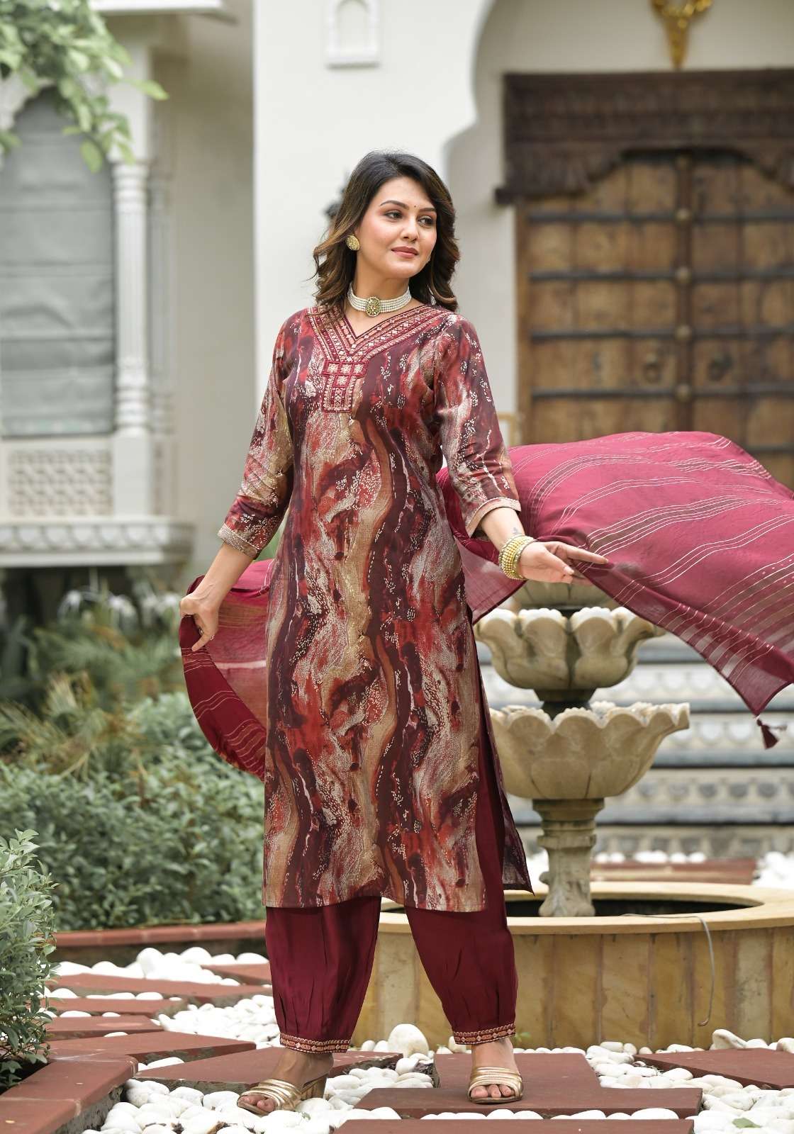 KHAZANA SUIT BY LABEL KHOJ IN MODAL SILK AFGANI PRINT WITH EMBROIDERY 