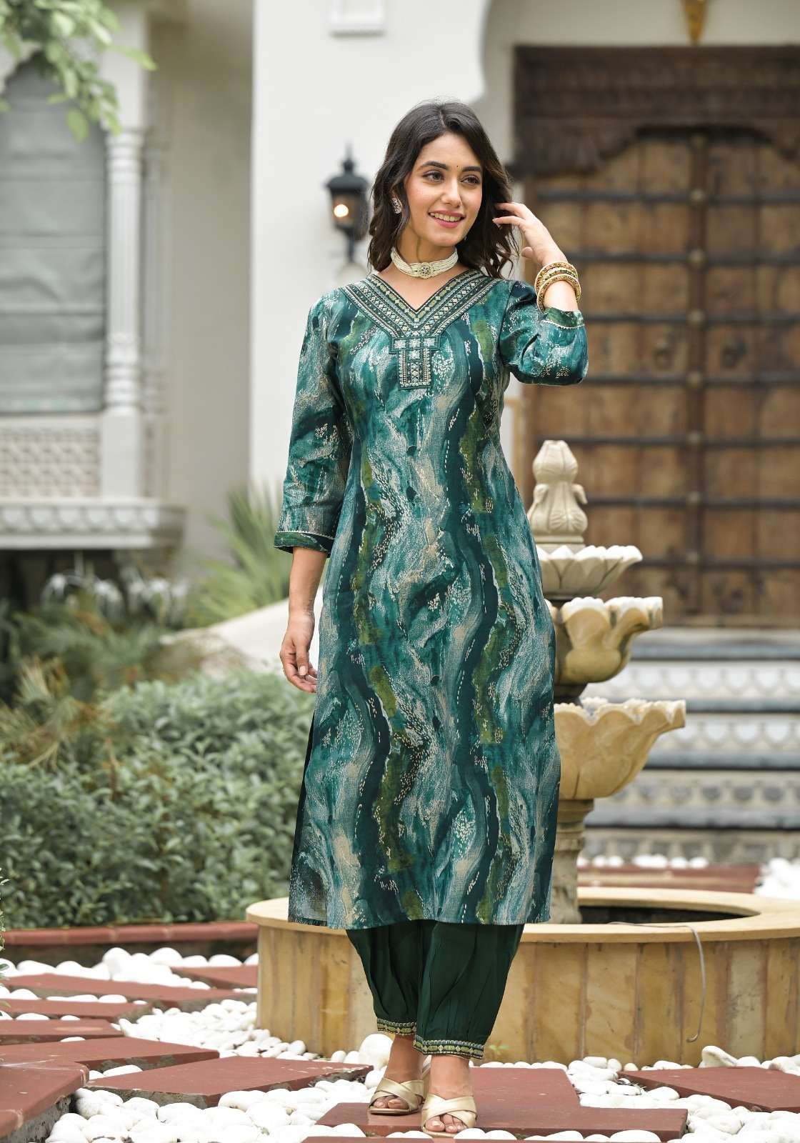 KHAZANA SUIT BY LABEL KHOJ IN MODAL SILK AFGANI PRINT WITH EMBROIDERY 