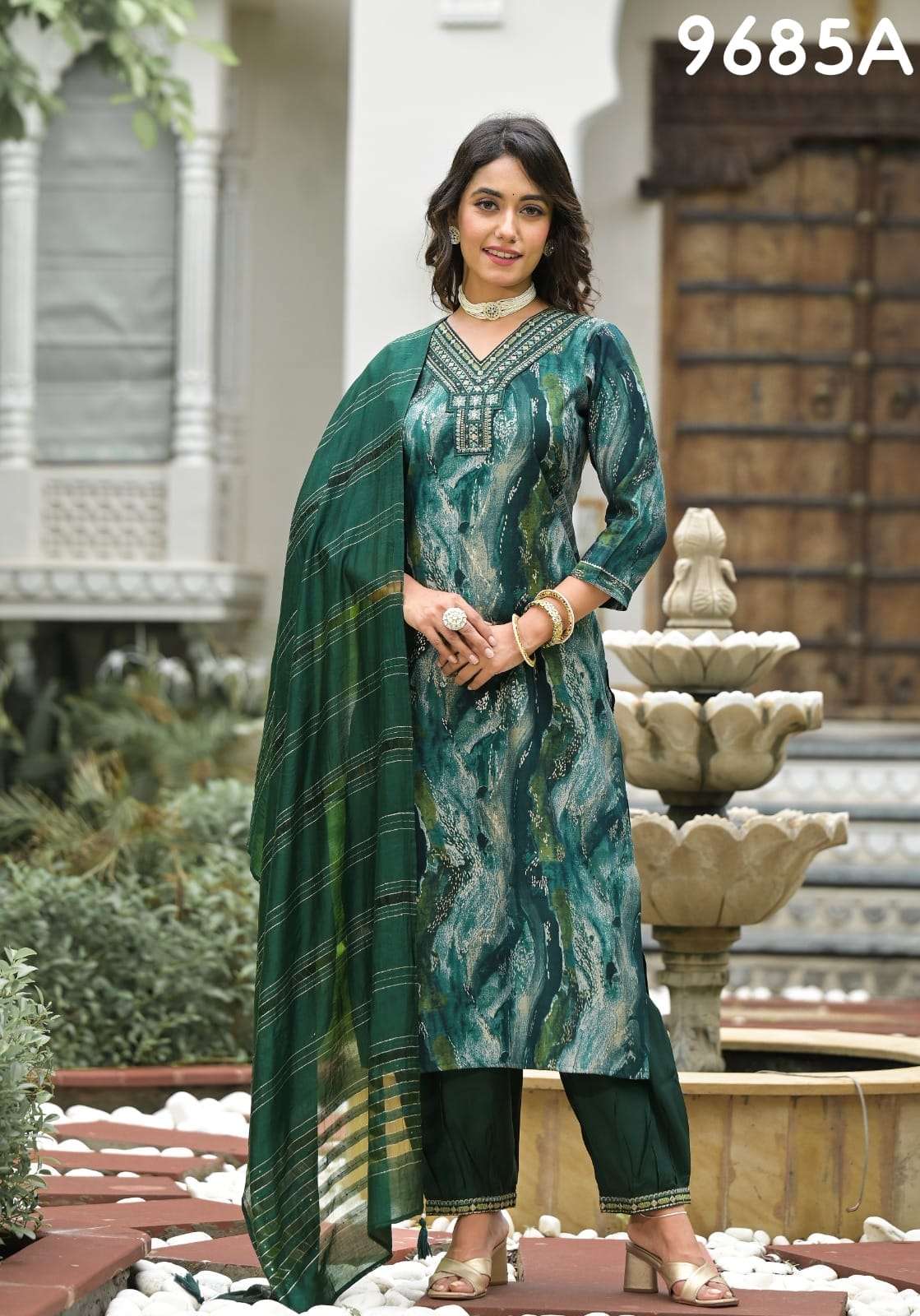 KHAZANA SUIT BY LABEL KHOJ IN MODAL SILK AFGANI PRINT WITH EMBROIDERY 
