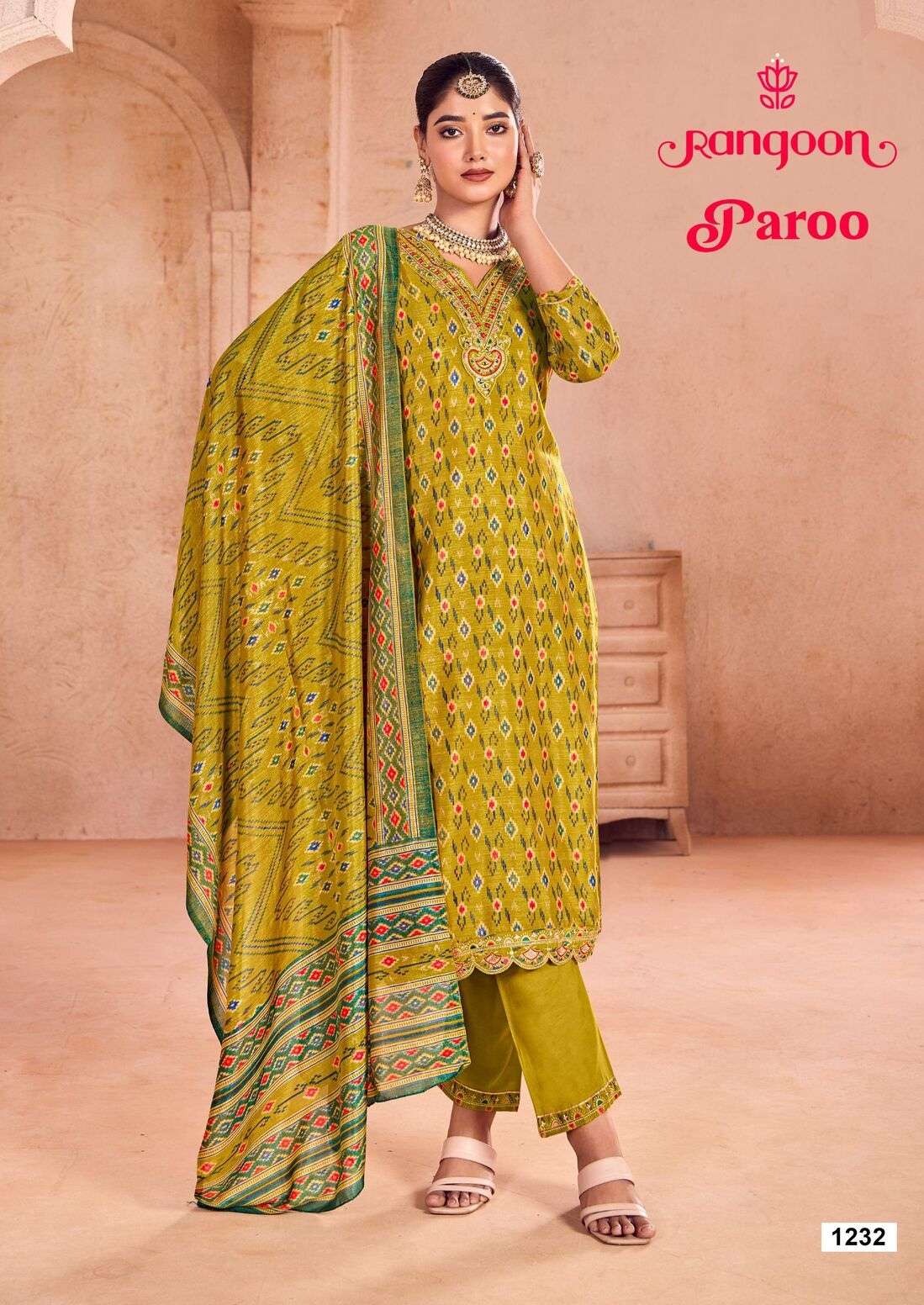 PAROO BY RANGOON KESSI IN SILK PRINT WITH FANCY WORK & KHATI HAND MIRROR WITH FULL INNER