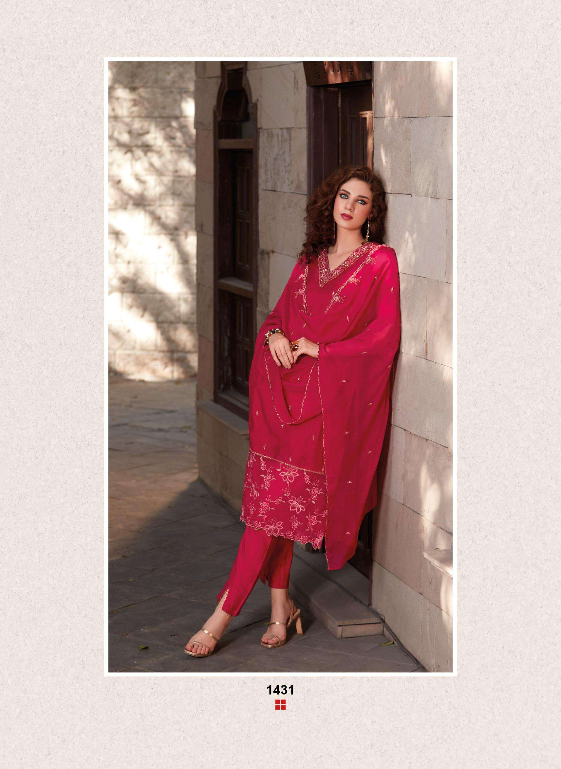 SWAARA BY LADY LEELA EMBRIODARY & HANDWORK ON VISCOSE SILK FABRIC KURTI WITH INNER