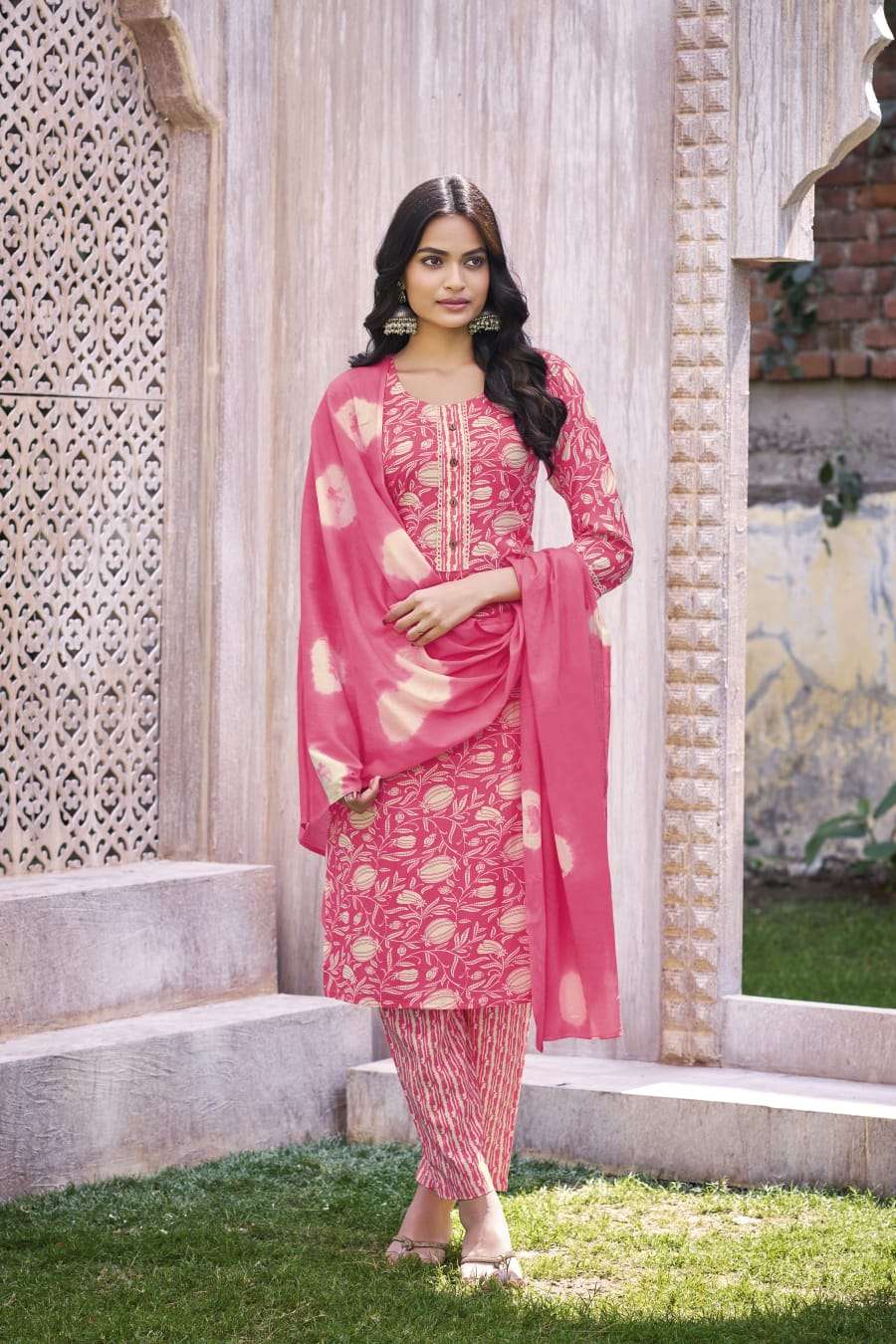 CELEBRITY BY OSSM IN HEAVY RAYON PRINT SUMMER COLLECTION