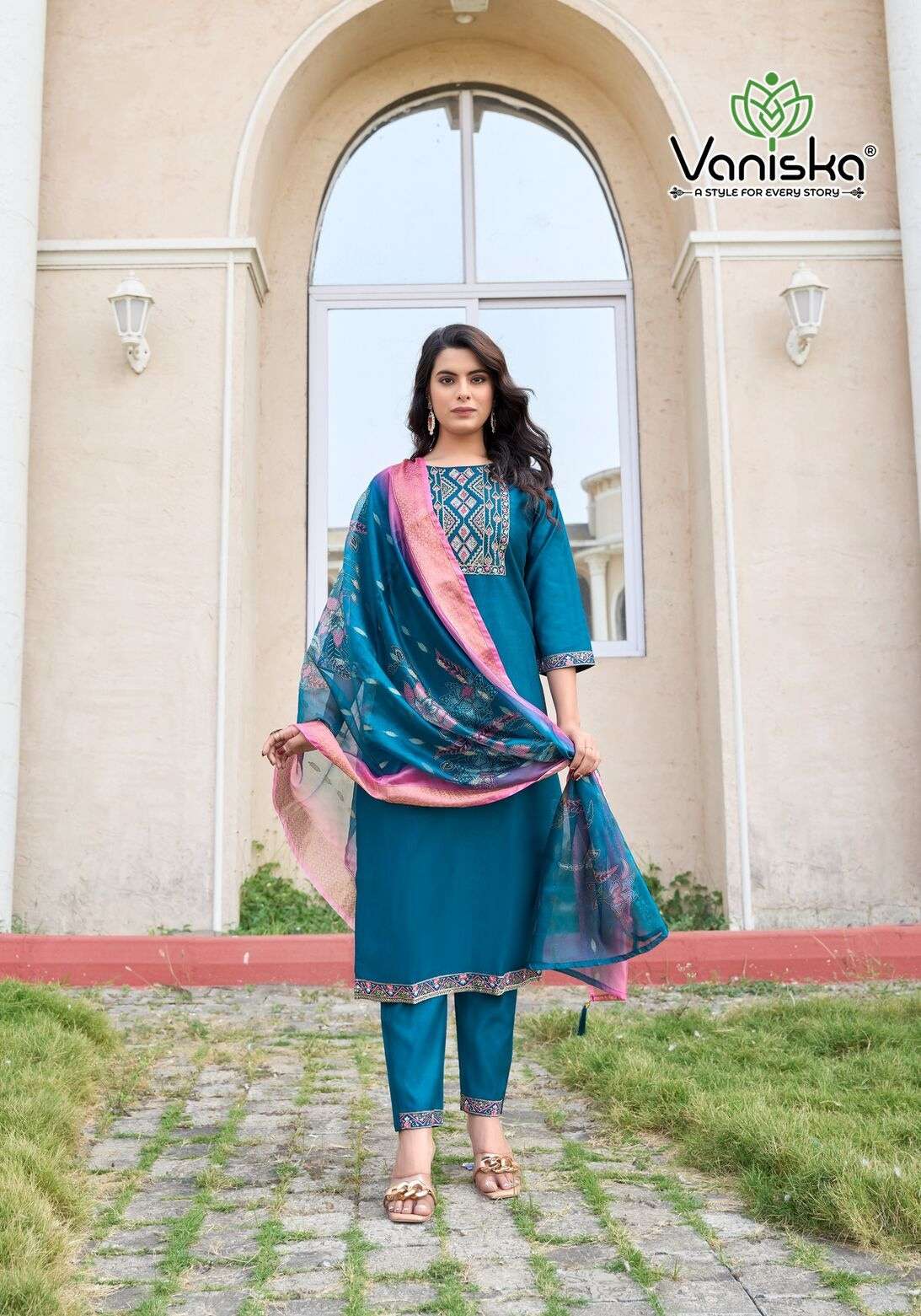 MAHARANI VOL.1 BY VANISKA IN GADWAL SILK KURTI WITH COTTON MAL INNWR