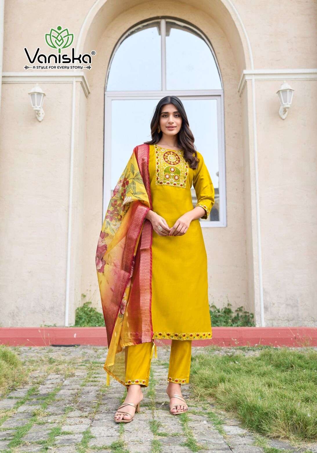 MAHARANI VOL.1 BY VANISKA IN GADWAL SILK KURTI WITH COTTON MAL INNWR