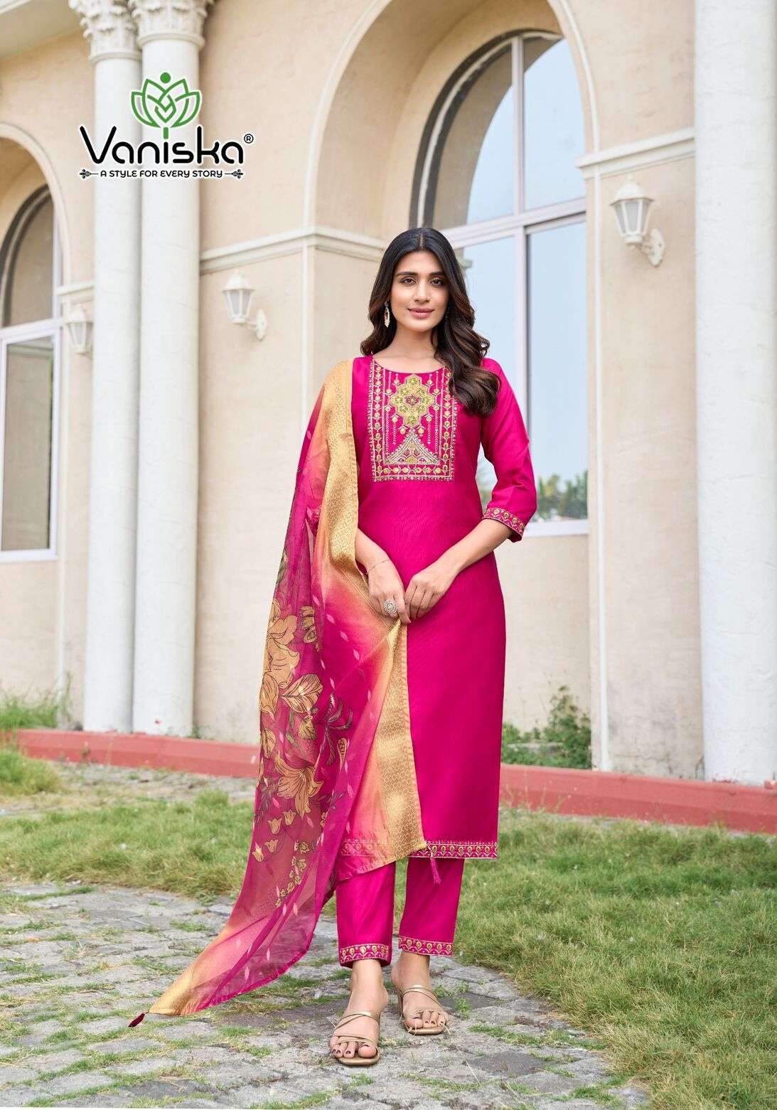 MAHARANI VOL.1 BY VANISKA IN GADWAL SILK KURTI WITH COTTON MAL INNWR