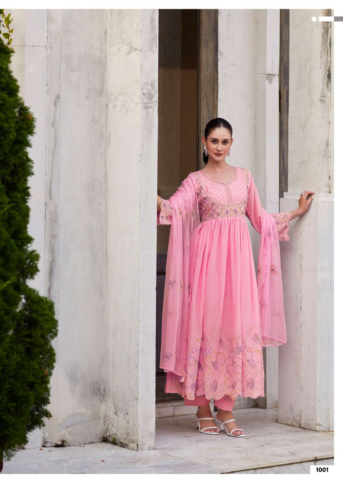 EYANA BY PRM INDIA IN PURE MAL WITH DESIGNER EMBROIDERED WORK WITH HANDWORK