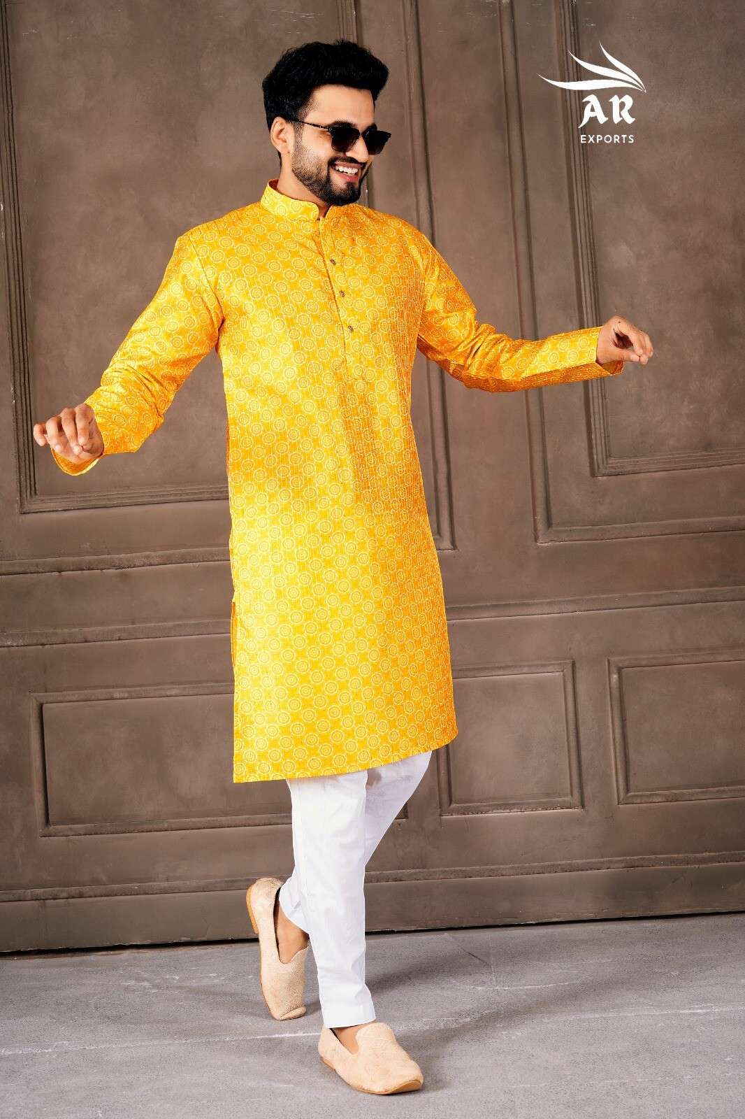 SHREEMAAN VOLUME-1 BY A R EXPORTS IN EXCLUSIVE MENS WEAR KURTA WITH PYJAMA COLLECTION 