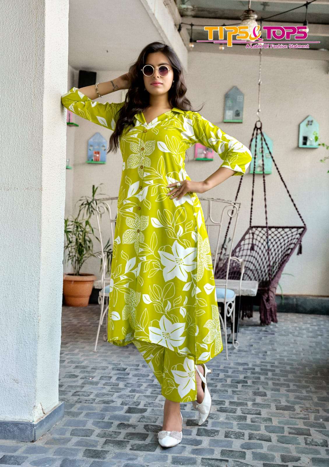 TRENDY TOUCH BY TIPS & TOPS IN RAYON PRINT A LINE COLLAR PATTERN WITH POCKET