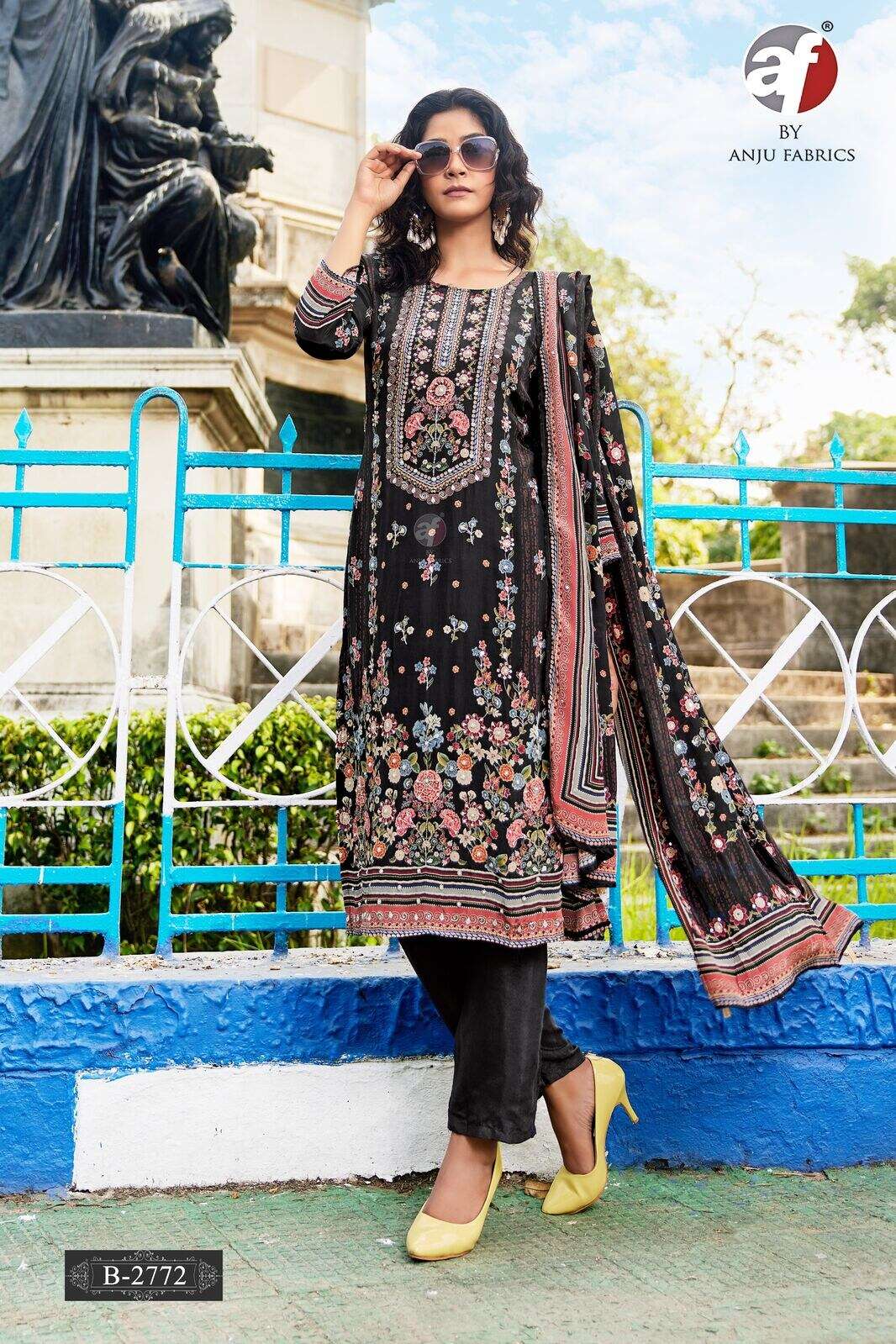 D.NO:- B 2772 BY ANJU FABRICS IN PURE NATURAL CREPE KURTI PANT AND DUPATTA WITH HANDWORK 