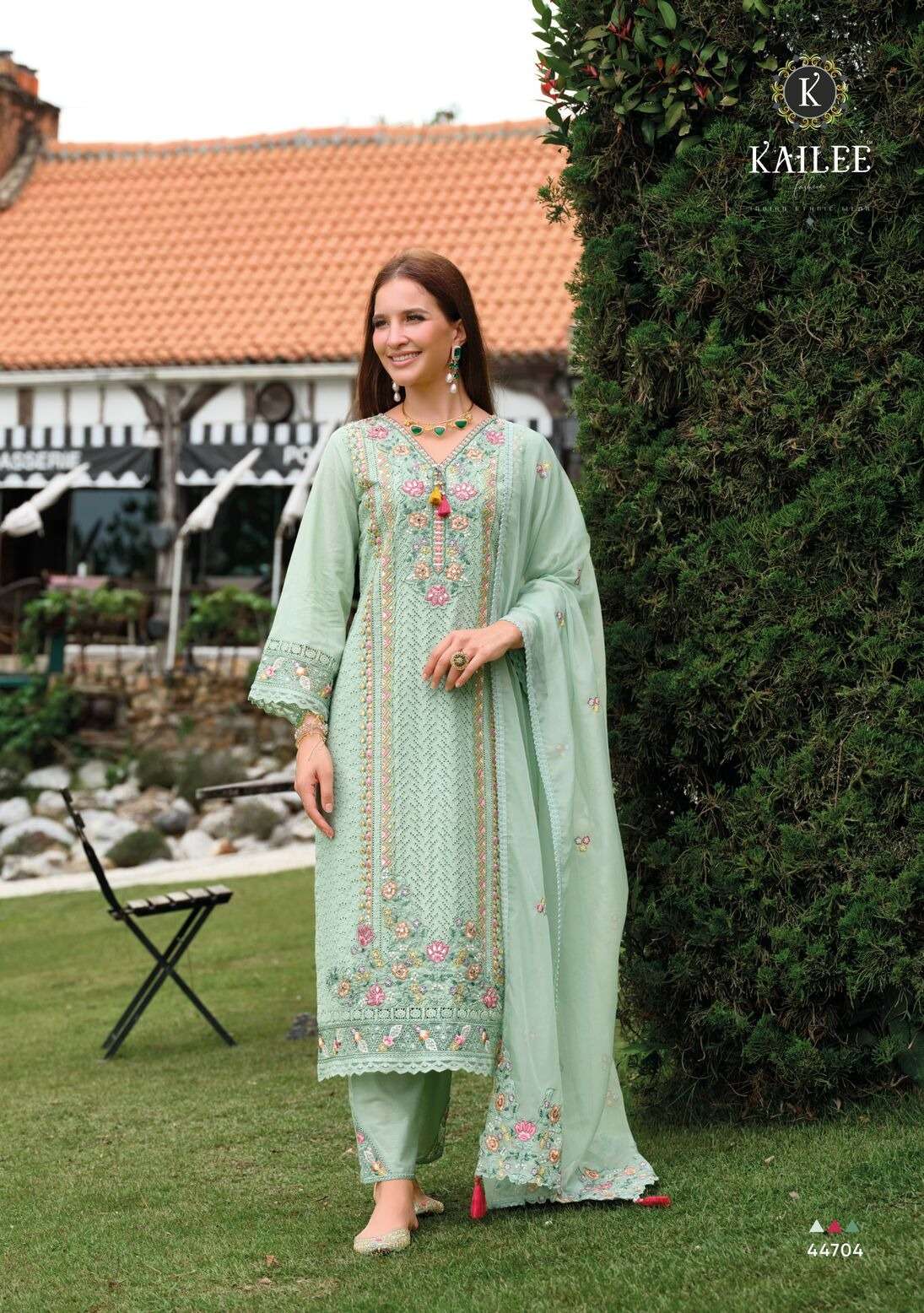 GULZAR BY KAILEE FASHION IN PURE COTTON WITH DESGINER FANCY THERD WORK 