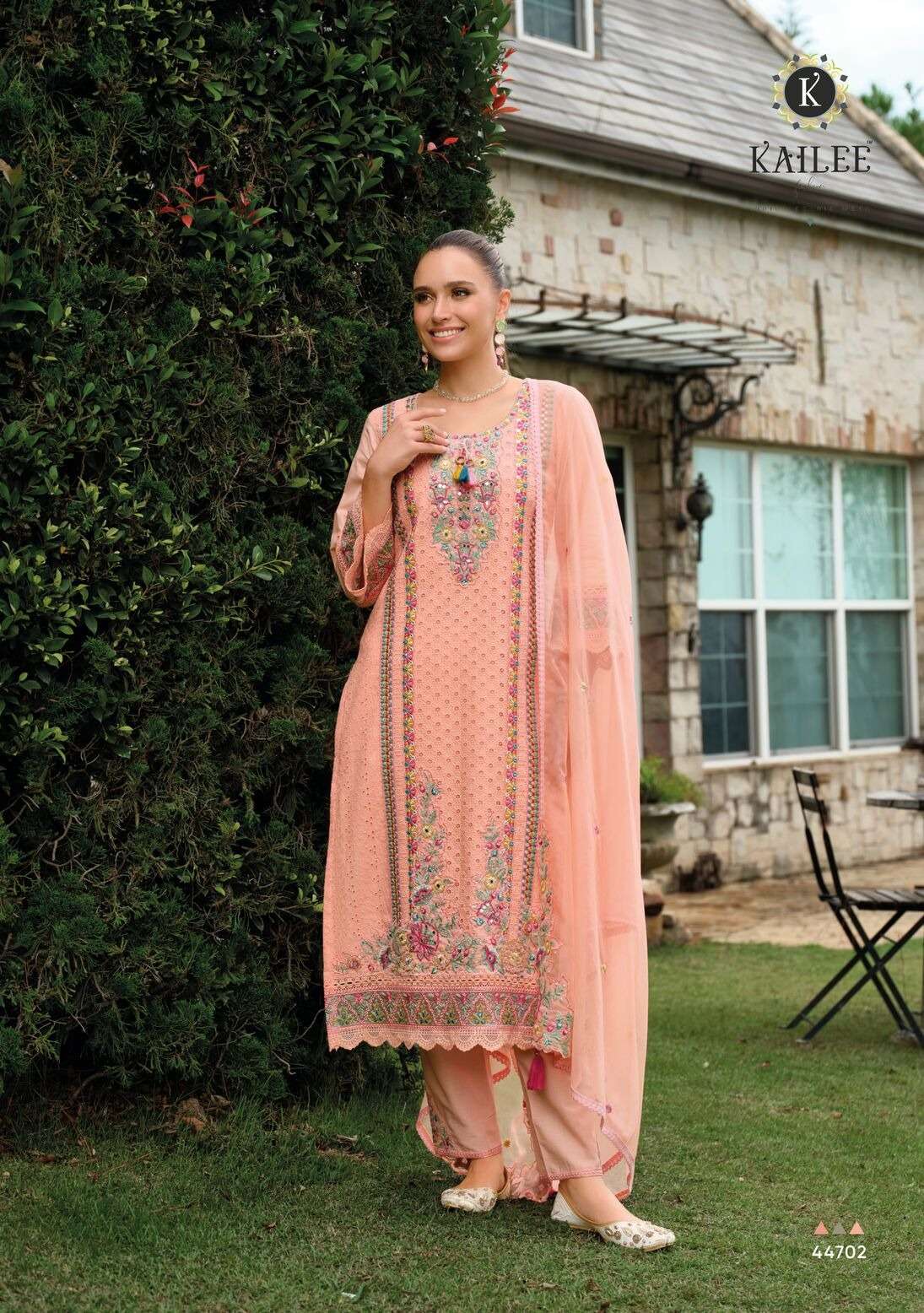 GULZAR BY KAILEE FASHION IN PURE COTTON WITH DESGINER FANCY THERD WORK 