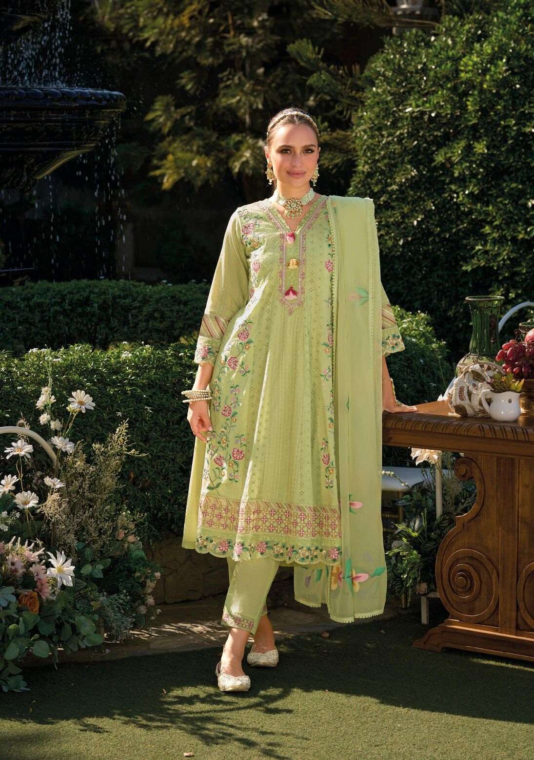 JUGANI BY KAILEE FASHION IN PURE CHIKNAKARI COTTON SHIFALI WITH COTTON WORK