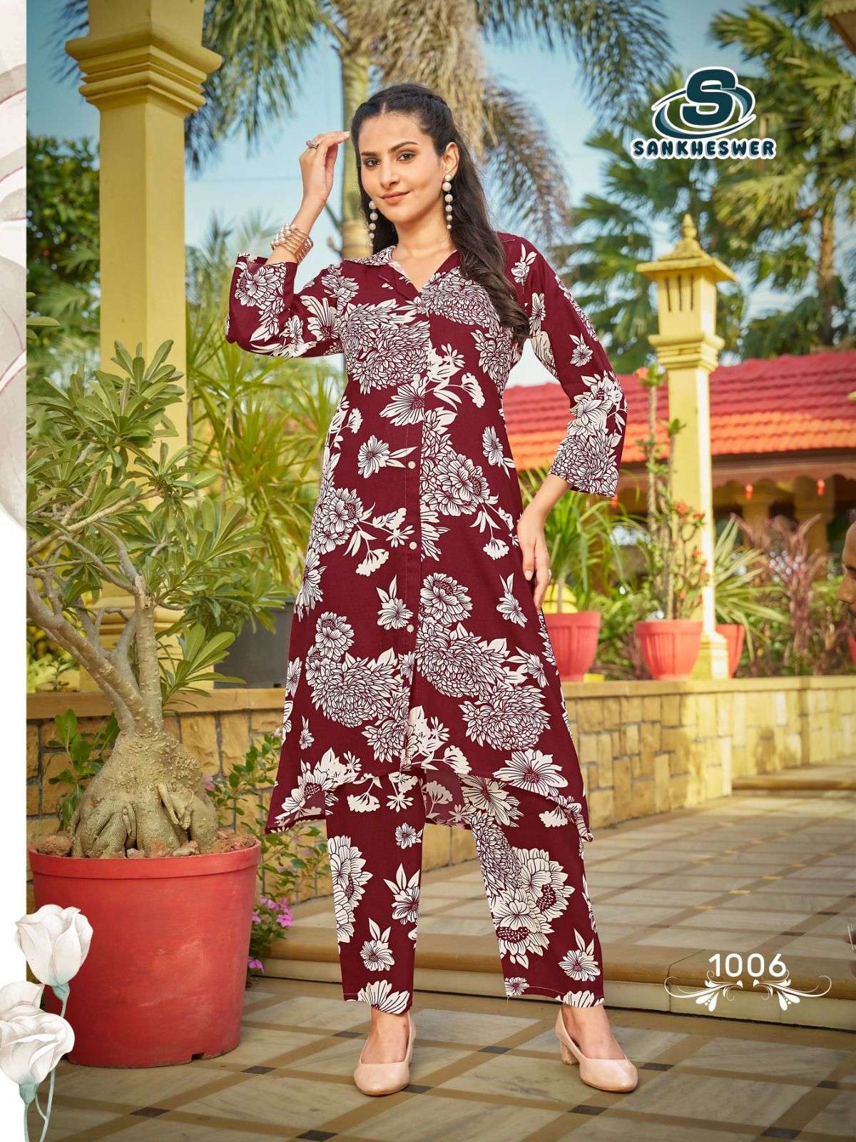 TRENDY TOUCH BY SANKHESWER IN RAYON PRINT A LINE COLLAR PATTERN WITH POCKET