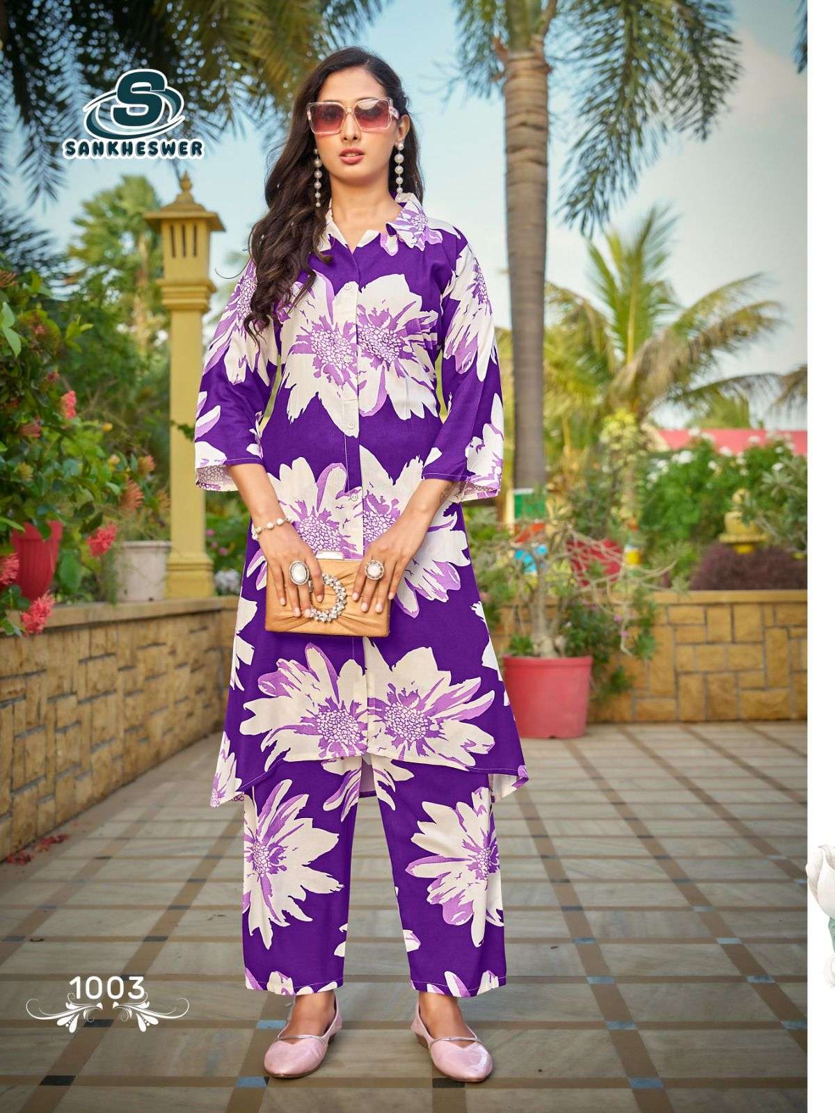 TRENDY TOUCH BY SANKHESWER IN RAYON PRINT A LINE COLLAR PATTERN WITH POCKET