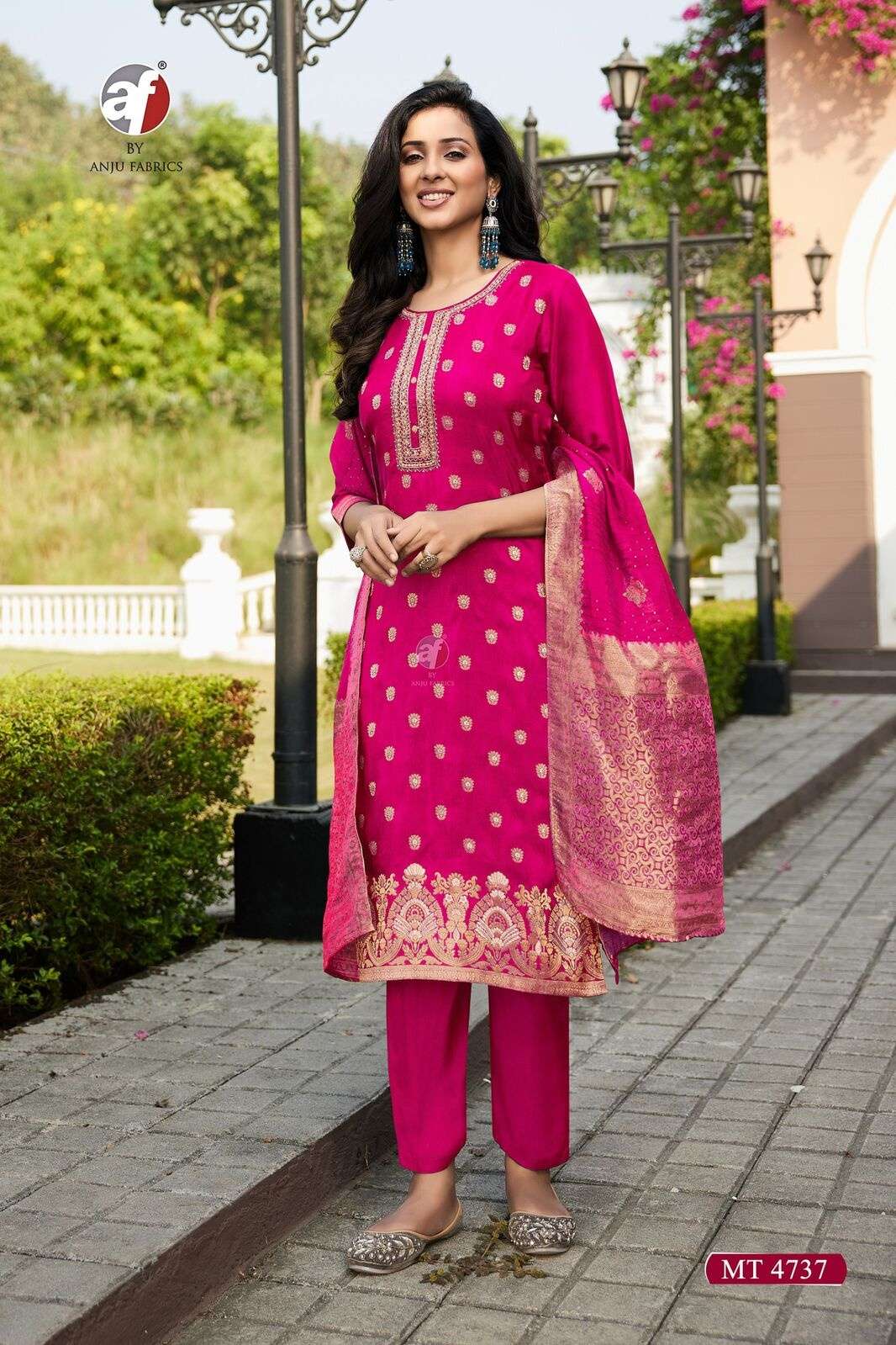 D.NO:- MT 4737 BY ANJU FABRICS IN PURE DOLA SILK WITH JACQUARD DUPATTA AND HEAVY HANDWORK 