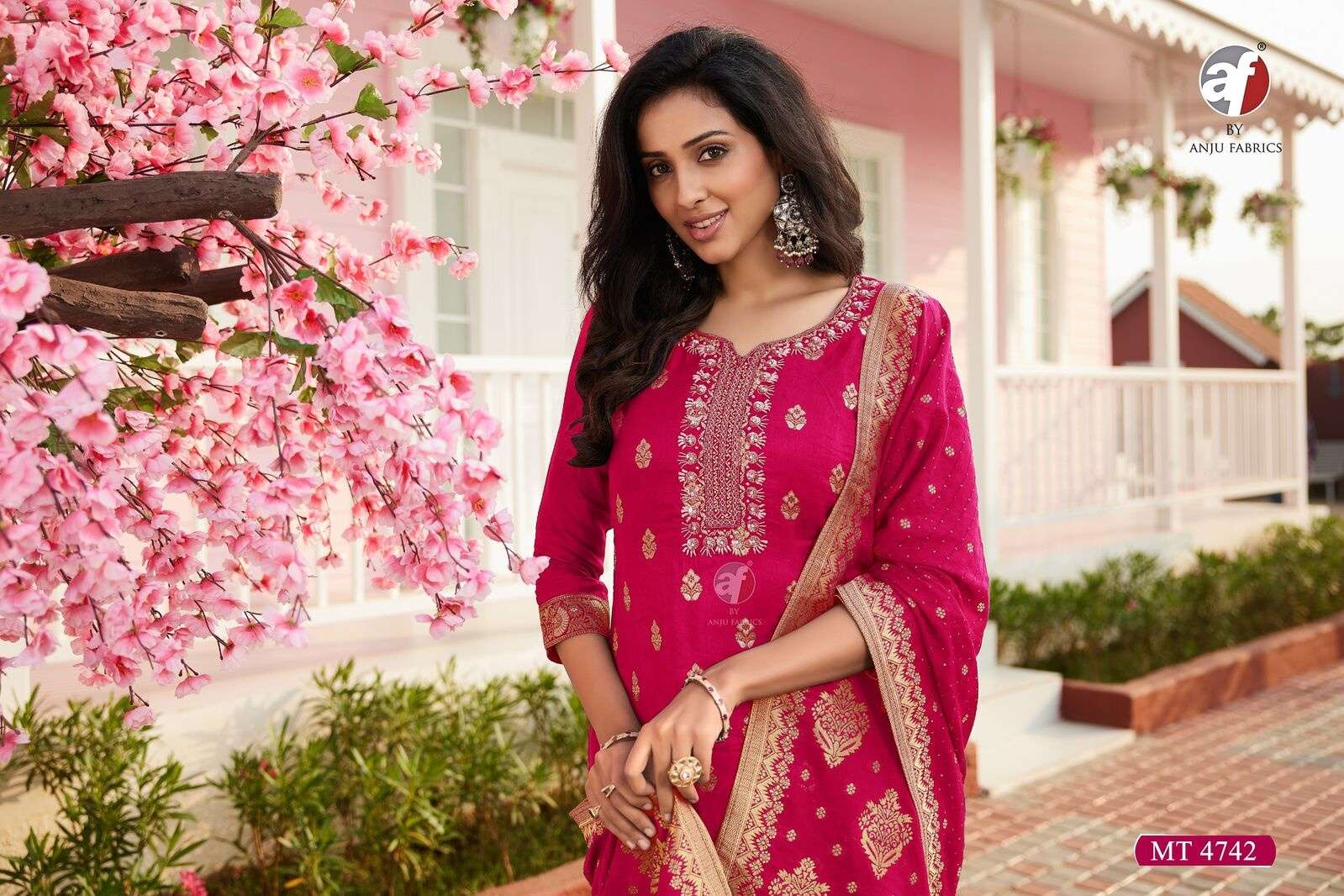 D.NO:- MT 4742 BY ANJU FABRICS IN PURE DOLA SILK WITH JACQUARD DUPATTA AND HEAVY HANDWORK 