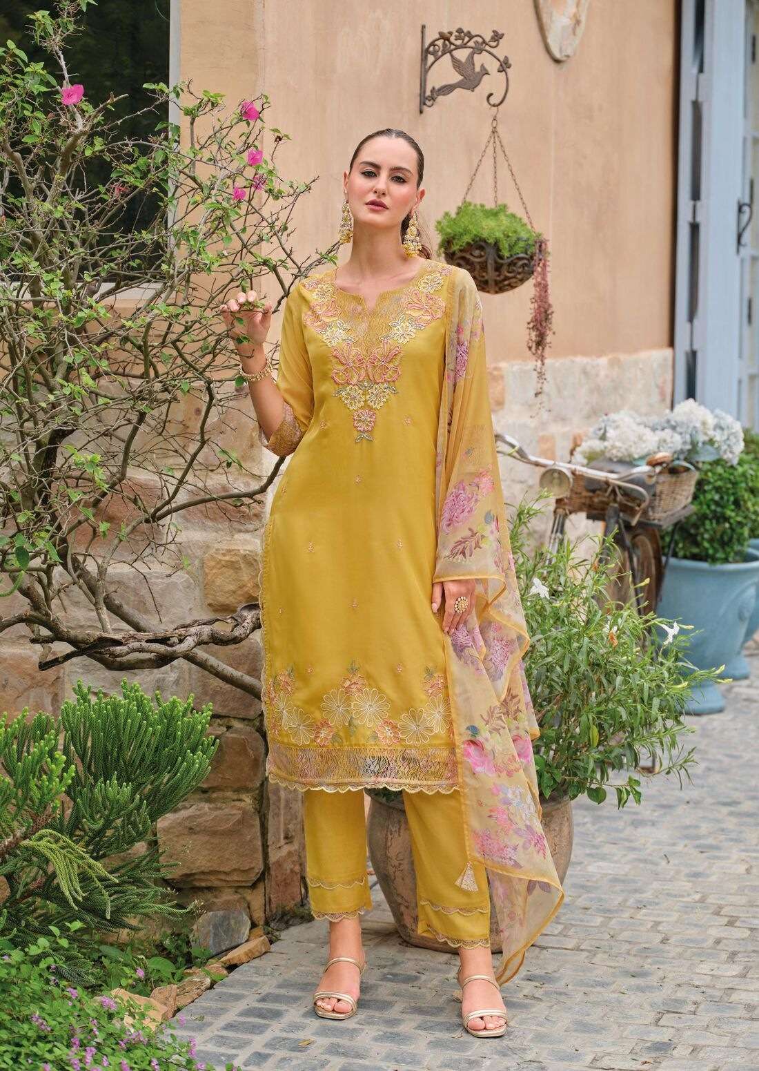 INAYA-3 BY LADY LEELA IN ORGANZA FABRIC KURTI PANT WITH DIGITAL PRINT DUPATTA AND EMBROIDERY