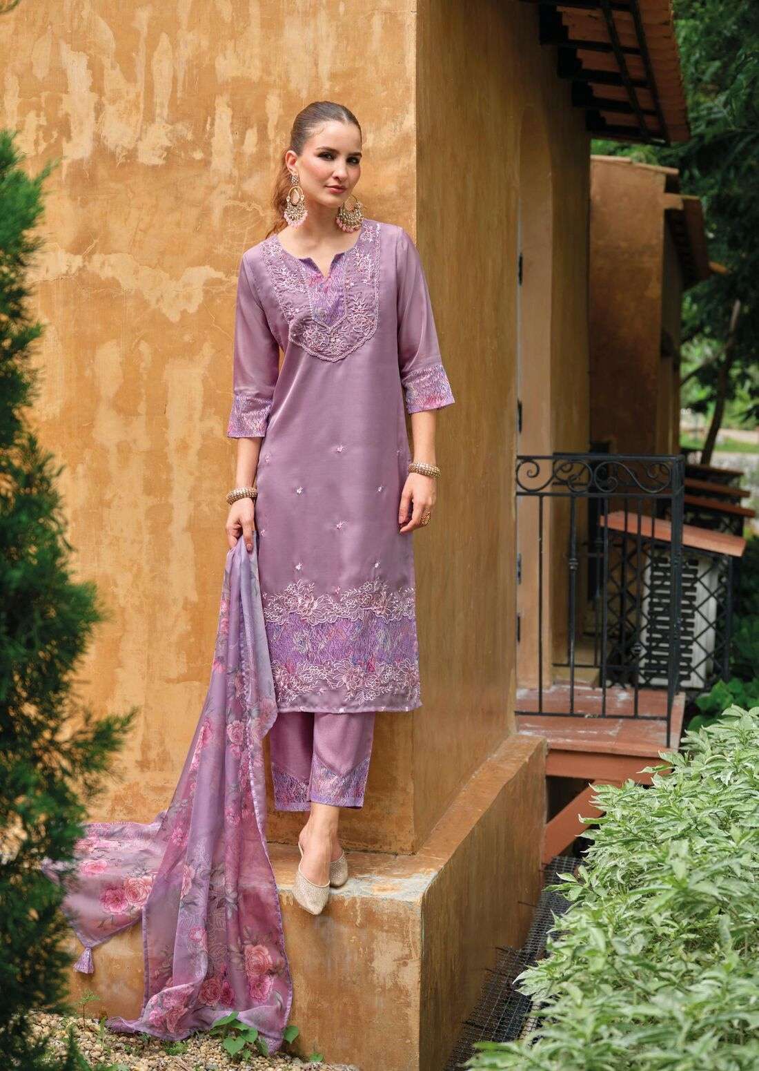 INAYA-3 BY LADY LEELA IN ORGANZA FABRIC KURTI PANT WITH DIGITAL PRINT DUPATTA AND EMBROIDERY