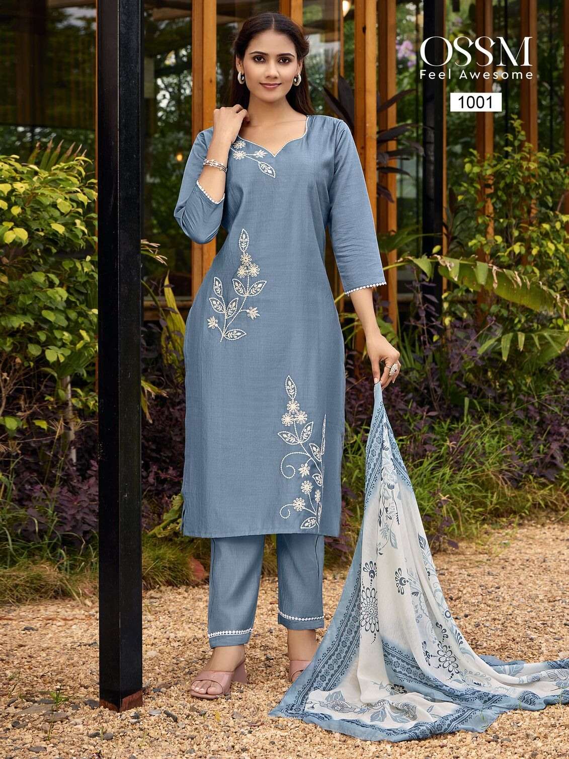 NOOR BY OSSM IN VISCOSE VATICAN SILK WITH HEAVY EMBROIDERY AND PANR POCKET 
