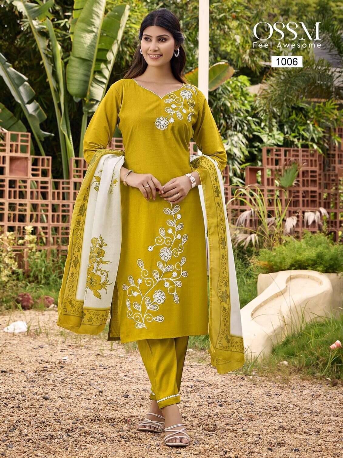NOOR BY OSSM IN VISCOSE VATICAN SILK WITH HEAVY EMBROIDERY AND PANR POCKET 