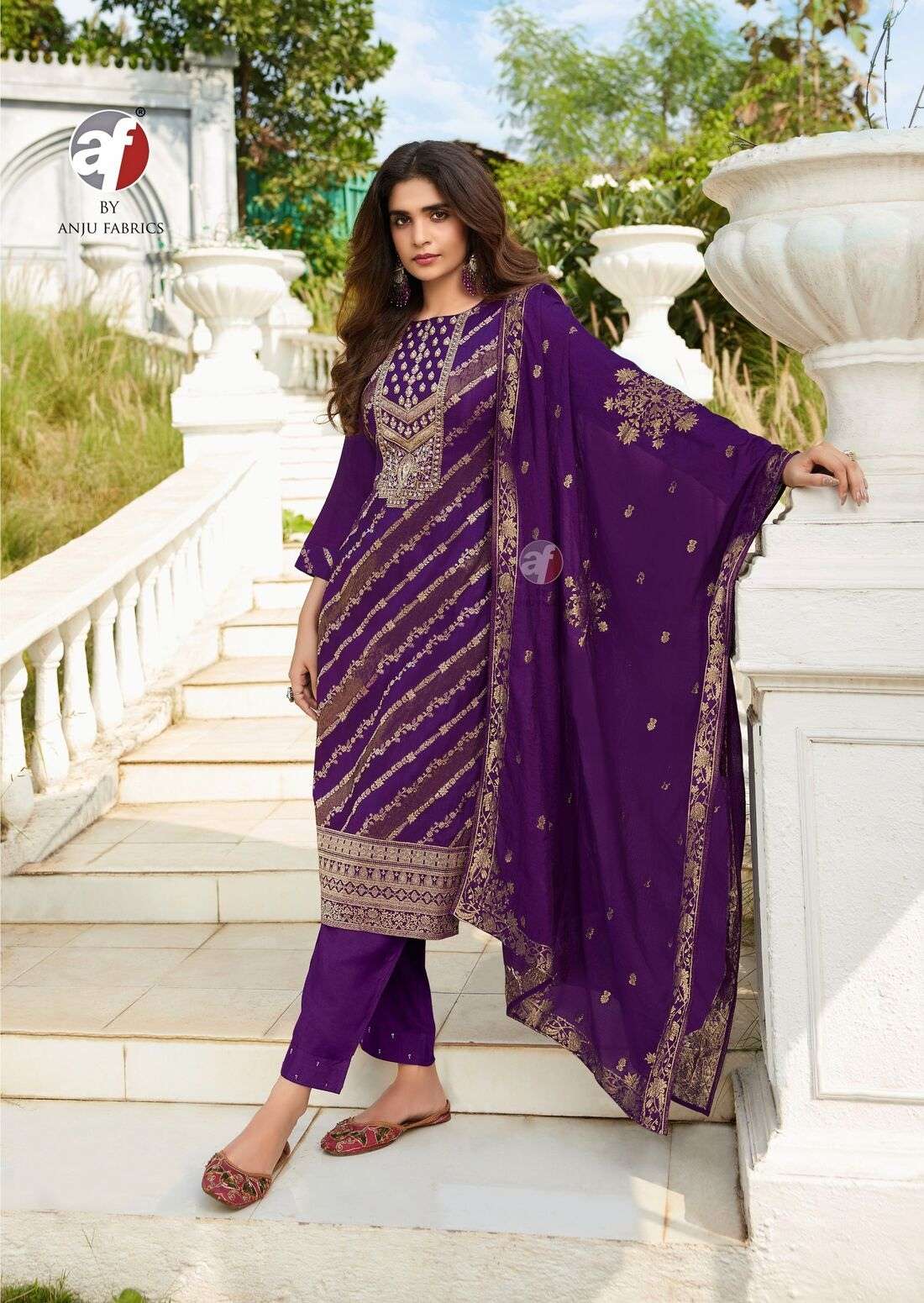 ZARI BY ANJU FABRICS IN PURE DOLA SILK WITH JACQUARD KURTI PANT WITH DUPATTA  