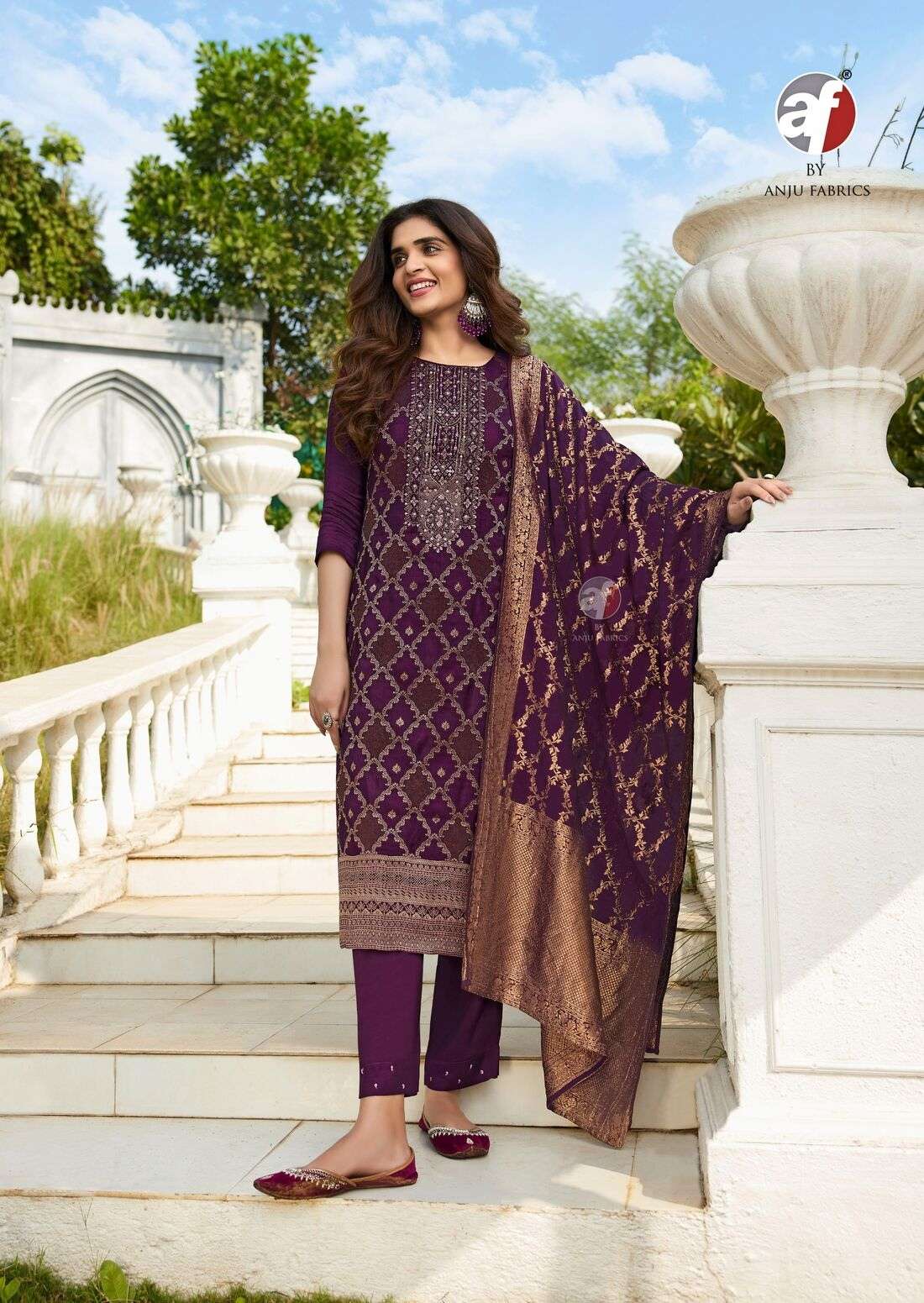 ZARI BY ANJU FABRICS IN PURE DOLA SILK WITH JACQUARD KURTI PANT WITH DUPATTA  