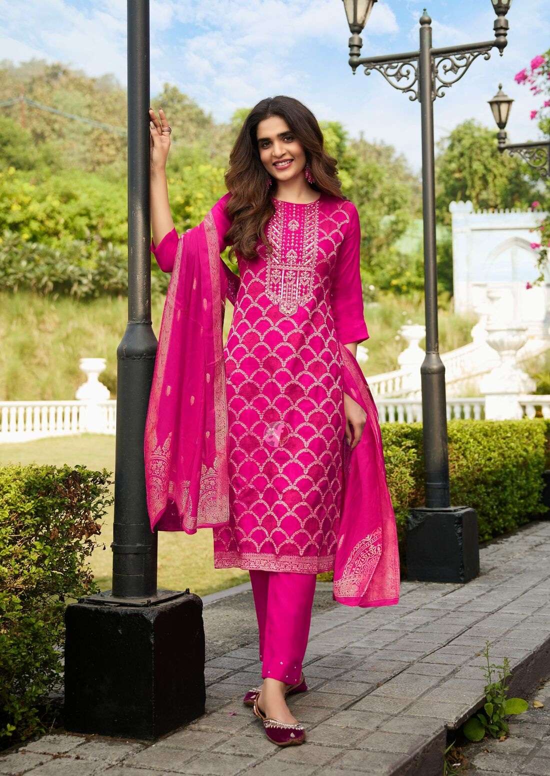 ZARI BY ANJU FABRICS IN PURE DOLA SILK WITH JACQUARD KURTI PANT WITH DUPATTA  