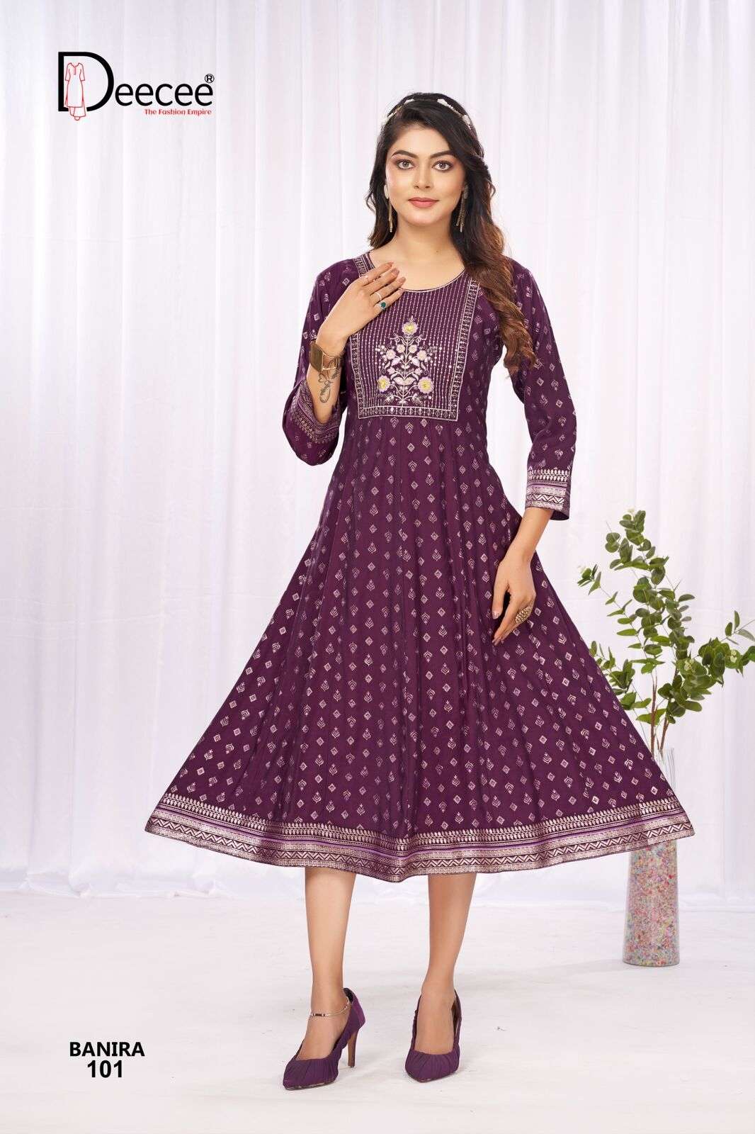 BANIRA BY DEECEE IN ROMAN SILK FOIL SCREEN PRINT FABRIC WITH INNER AND EMBROIDERY 