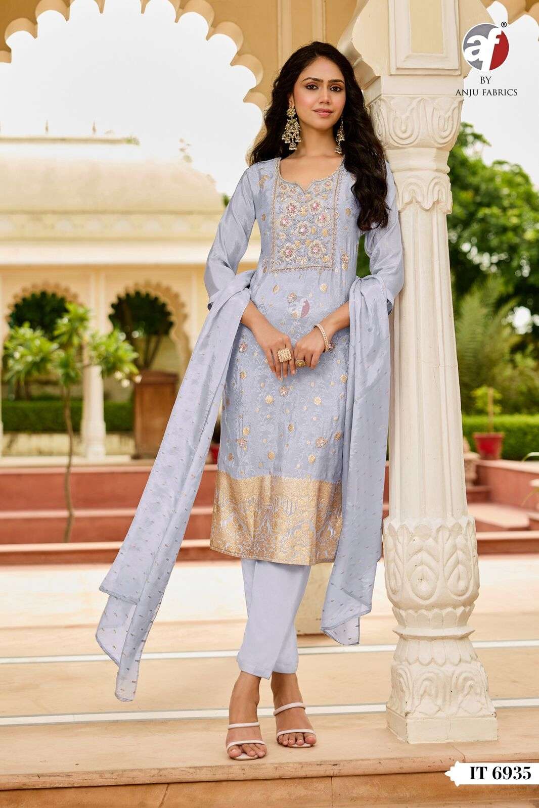 D.NO:- IT 6935 BY ANJU FABRICS IN PURE TISSUE SHIMMER WITH JACQUARD AND PURE HANDWORK