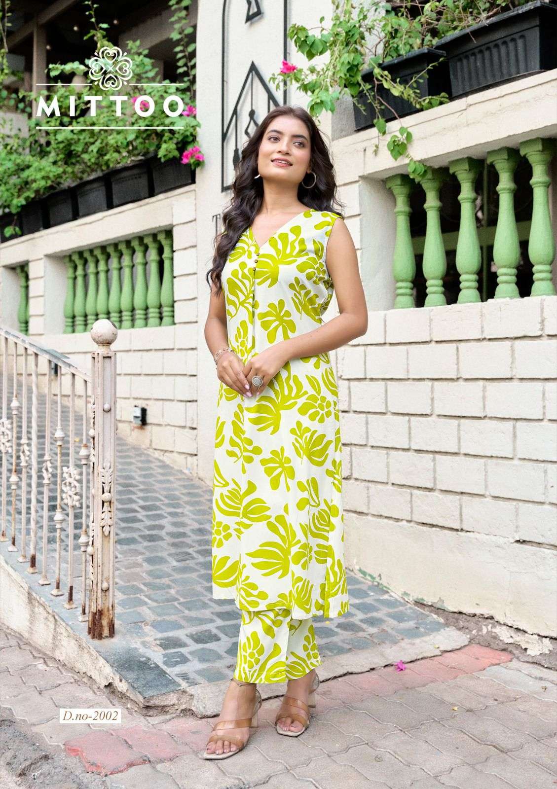 SAFFRON BY MITTOO IN RAYON PRINT WITH SLEVEE ATTACHED WITH BEAUTYFULL PRINT 