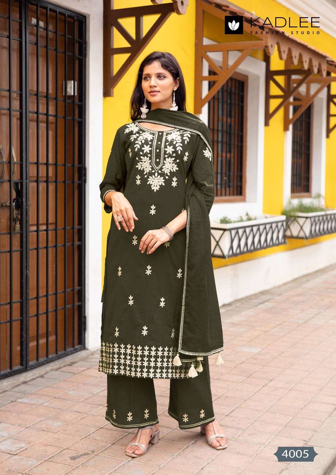 AARYA BY KADLEE IN SALLI PURE COTTON WITH HAND & THREADWORK 