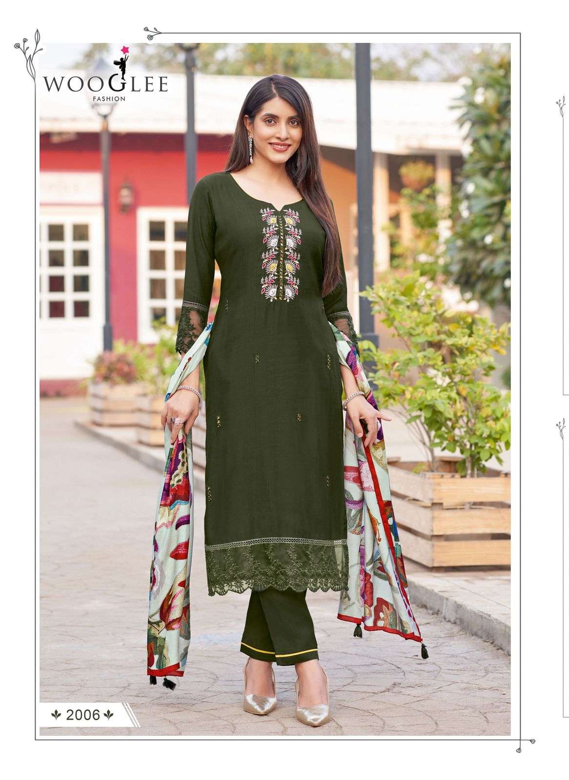 EHSAAS BY WOOGLEE IN VISCOSE WEAVING KURTI PANT WITH PURE MUSLIN DUPATTA WITH HANDWORK 