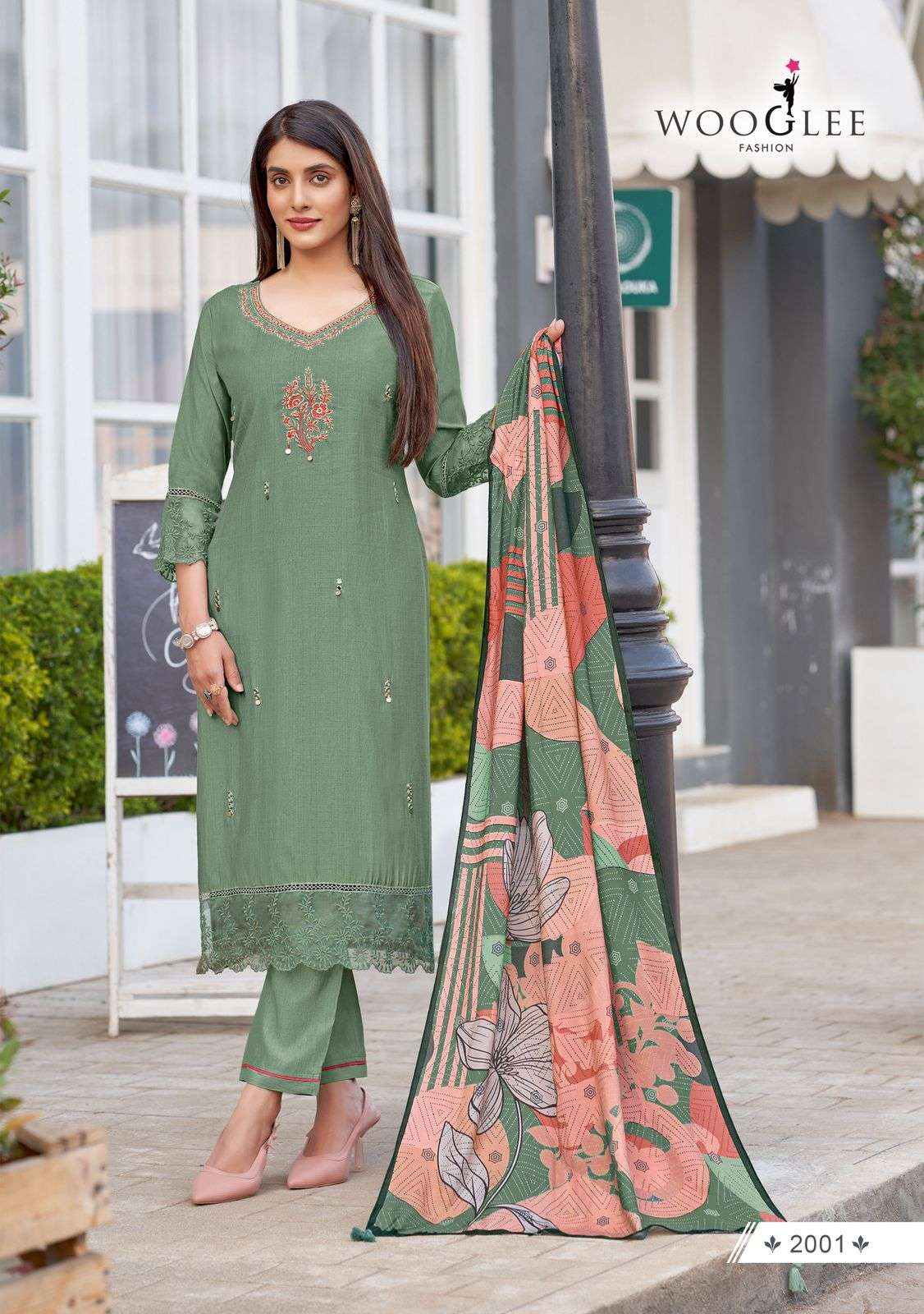 EHSAAS BY WOOGLEE IN VISCOSE WEAVING KURTI PANT WITH PURE MUSLIN DUPATTA WITH HANDWORK 
