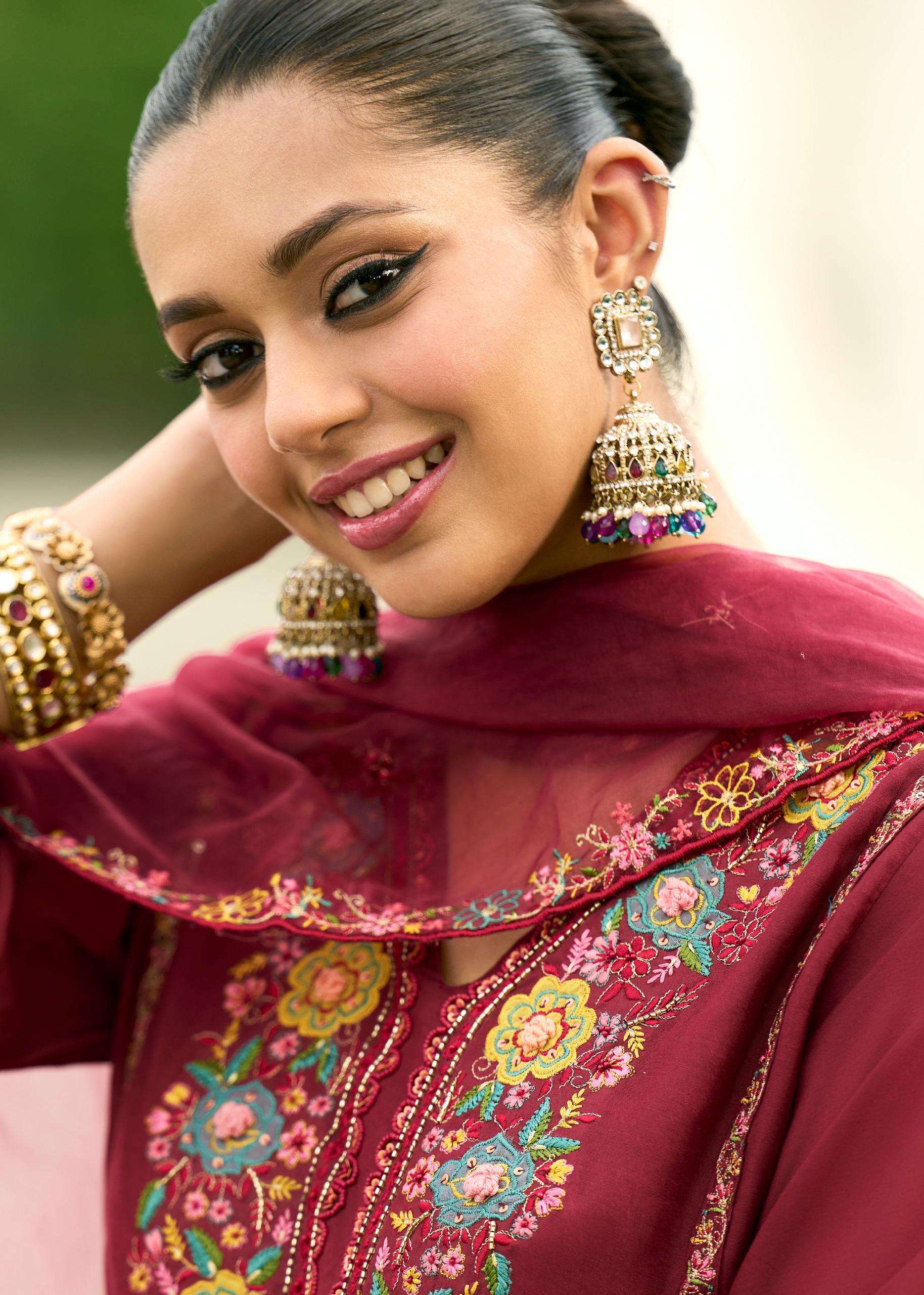 KHAYAAL BY PRM INDIA IN PURE MULL CHANDERI KUDTI WITH EMRODARY WORK AND DUPATTA 