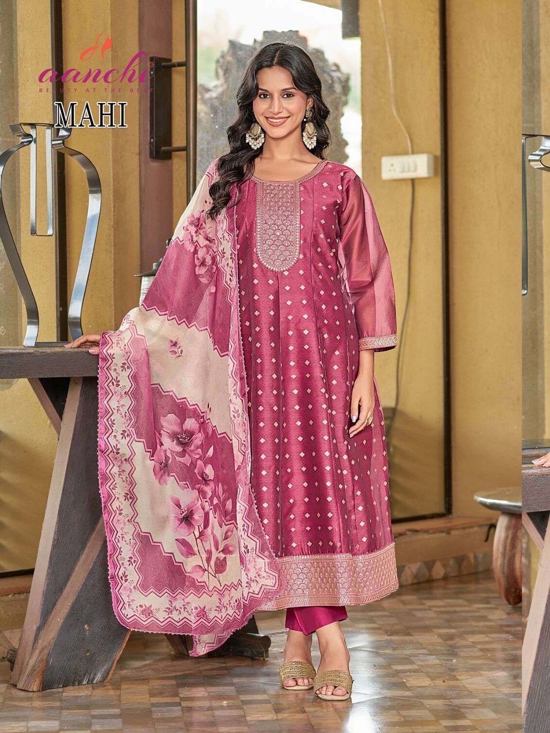 MAHI BY AANCHI IN SHIMMER JACQUARD BUTTI WITH FANCY DIGITAL PRINT DUPATTA