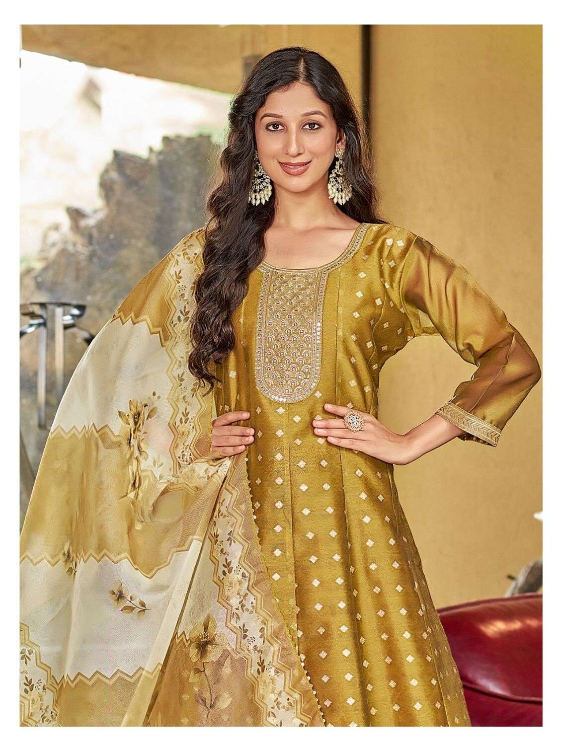 MAHI BY AANCHI IN SHIMMER JACQUARD BUTTI WITH FANCY DIGITAL PRINT DUPATTA