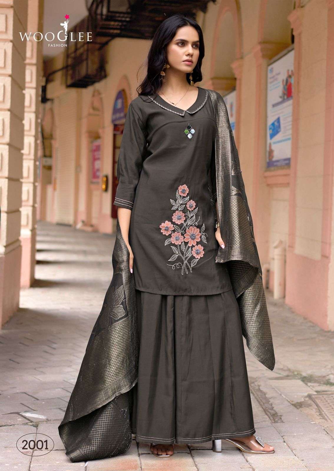 MUSAFIR BY WOOGLEE IN RUSSIAN SILK WITH PURE MUSLIN JACQUARDS DUPATTA AND HANDWORK 
