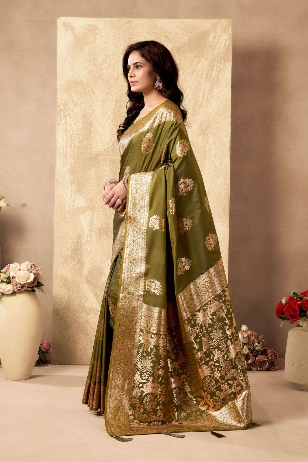 SABYA SACHI BY TEXOFAB IN FANCY SILK WITH ZHALLAR 6.30 MTR WITH BLOUSE 