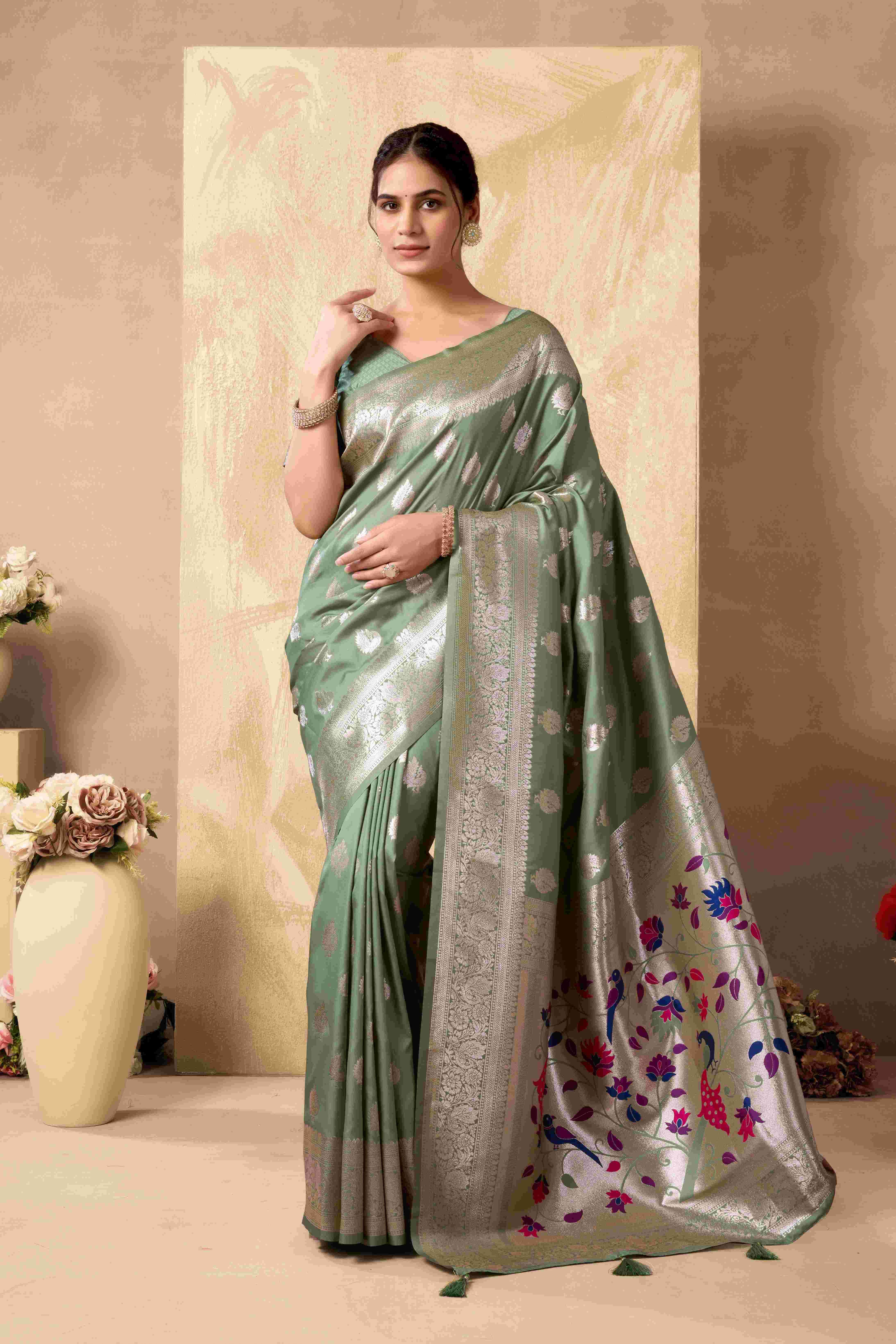 SHAGUN BY TEXOFAB IN PURE SILK WITH ZHALLAR 6.30 MTR WITH BLOUSE 
